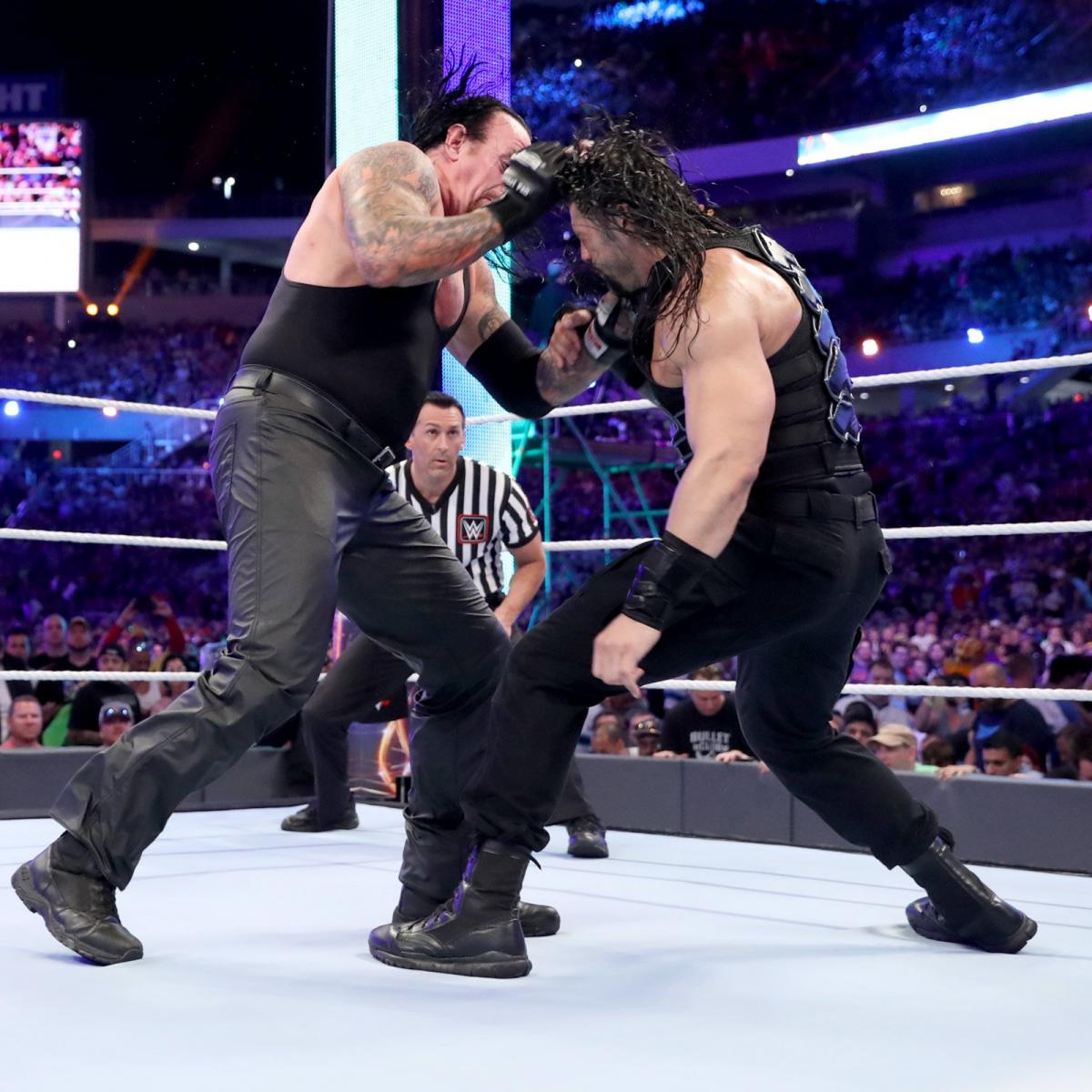 Roman Reigns contre The Undertaker | WWE