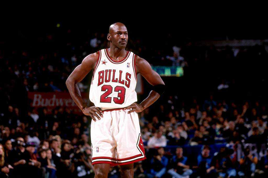 "Fondamentalement, la raison pour laquelle Kobe et LeBron se sont tous efforcés": la star du tennis Nick Kyrgios salue Michael Jordan