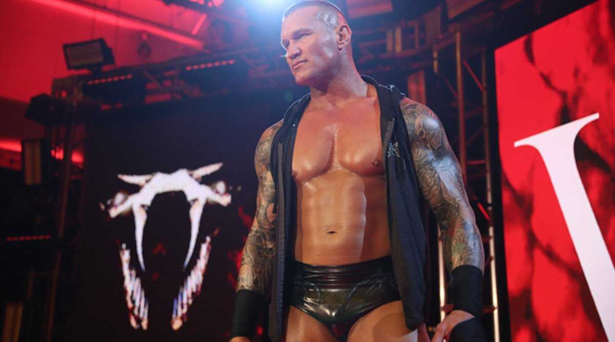 Les fans perdent la tête face à l'altercation intense de Randy Orton avec Angel Garza