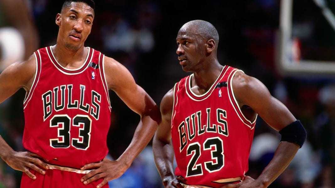 «Ils étaient tout simplement trop petits»: l'ancien joueur des Rockets, Ridicules Michael Jordan et Chicago Bulls, les aurait battus en 1995
