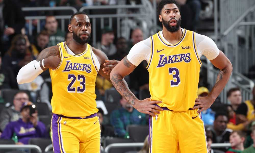 «Nous ne pouvons pas compter sur nos deux gros canons»: l’entraîneur-chef des Lakers fait allusion à un changement d’orientation de LeBron James et Anthony Davis