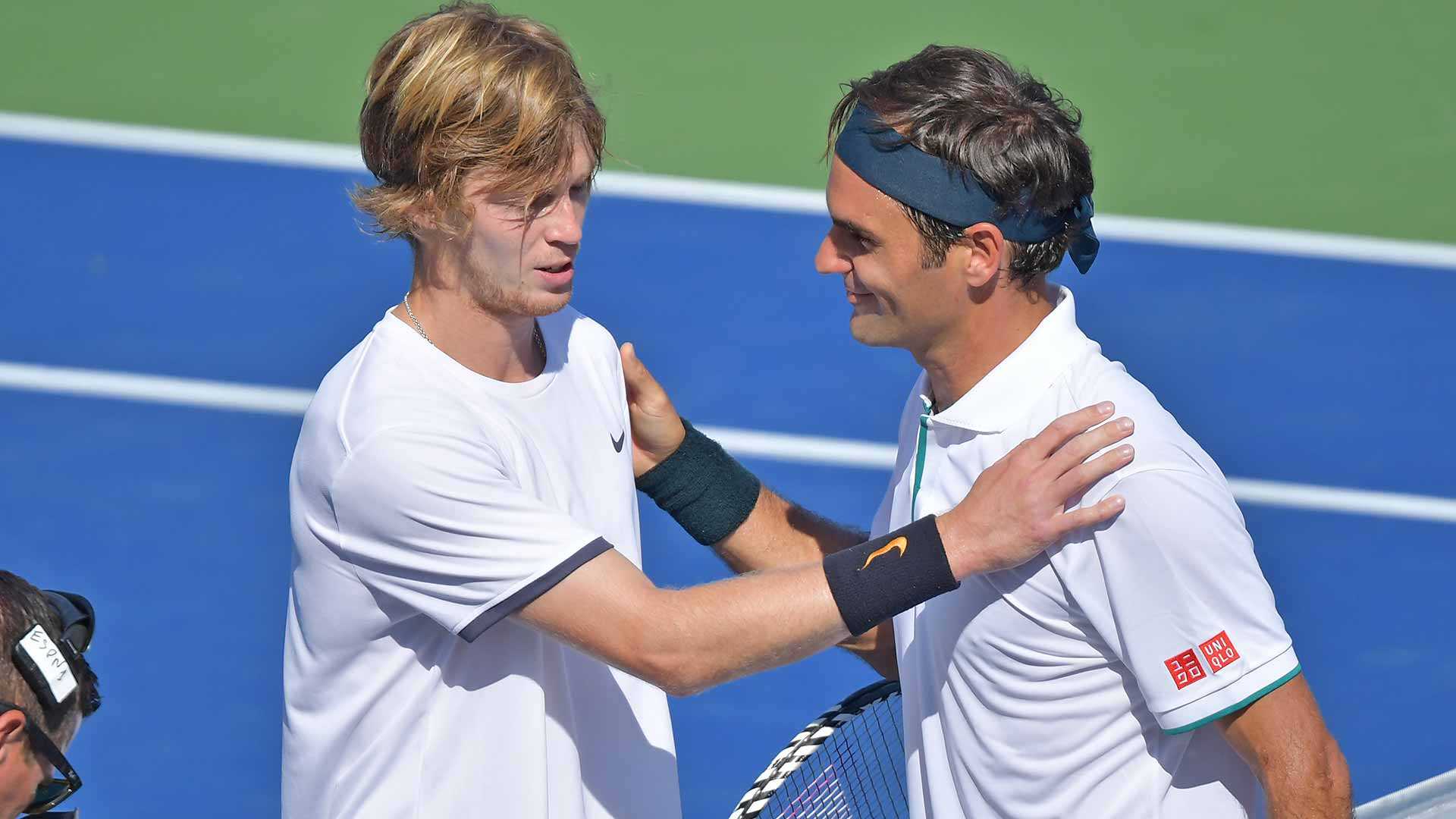 «Chaque semaine, il doit prouver qu’il est le meilleur»: Andrey Rublev loue Roger Federer