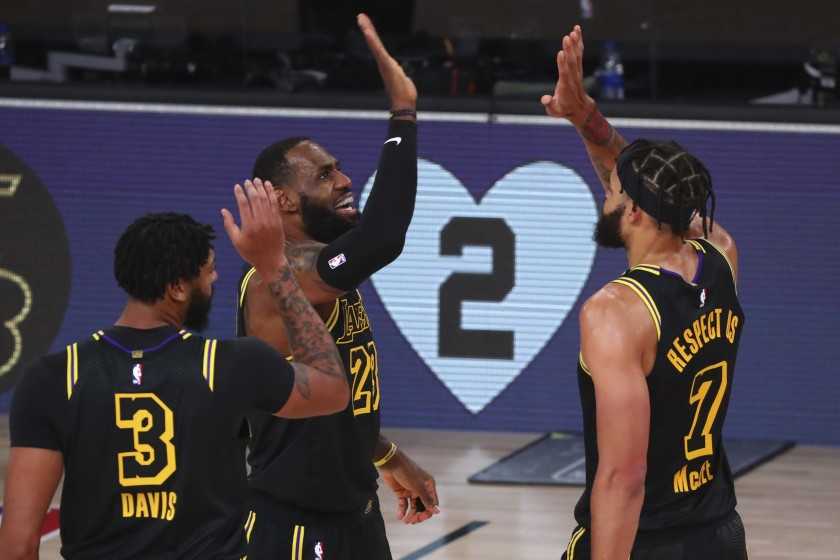 Les Lakers de Los Angeles affichent des chiffres record dans leur martèlement des Portland Trail Blazers