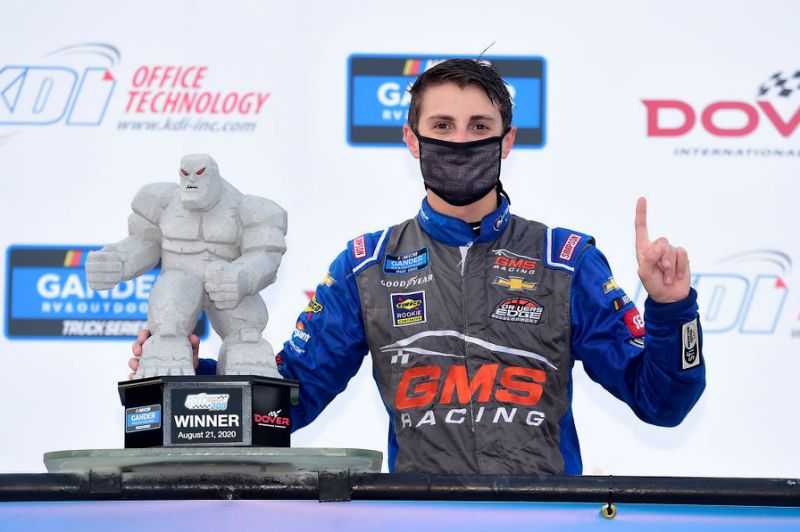 La recrue NASCAR Zane Smith s'attaque aux problèmes de redémarrage à Dover Speedway pour sa deuxième victoire en série de camions