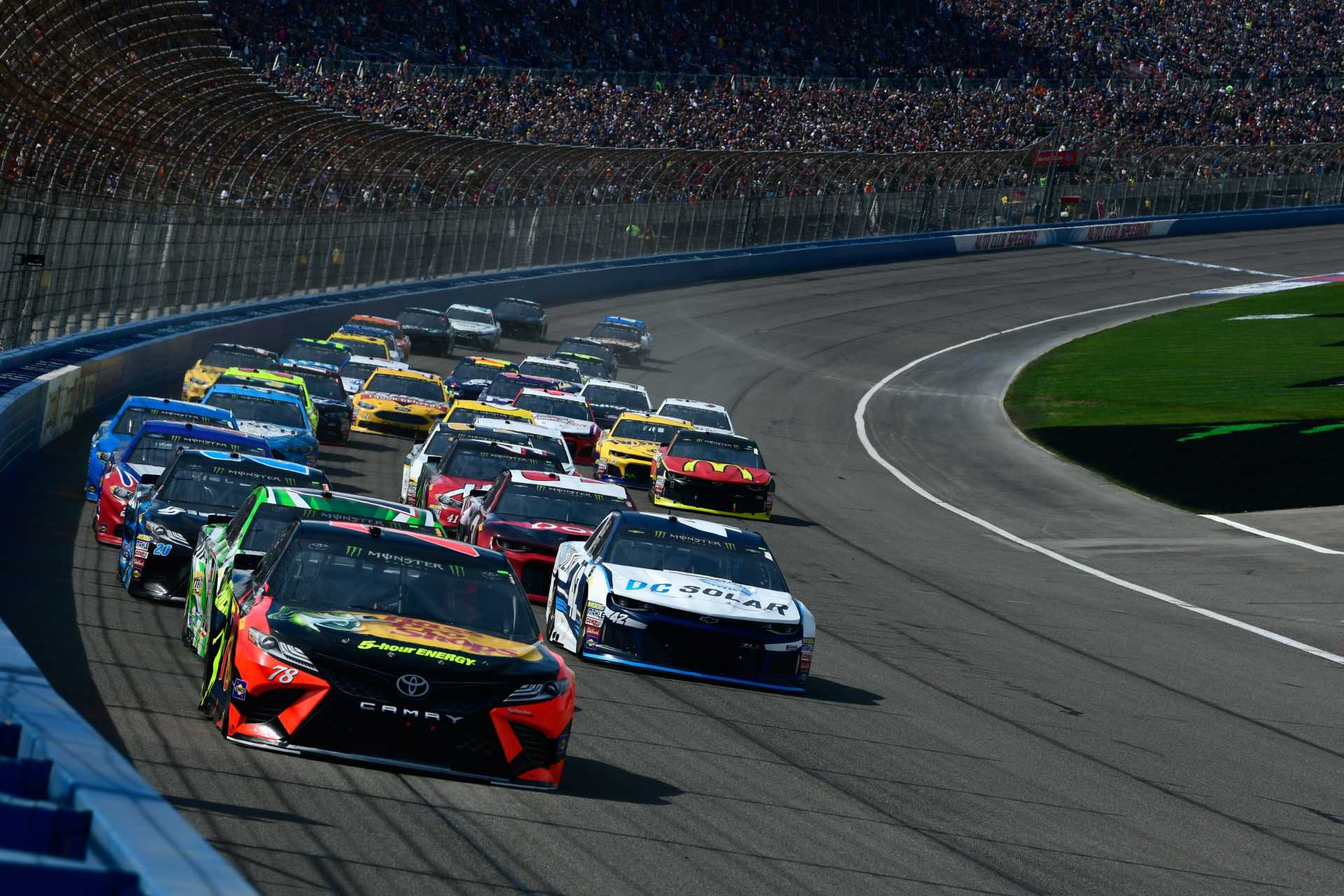 NASCAR Conversion de l'Auto Club Speedway en une courte piste, ce que cela signifie pour l'avenir?