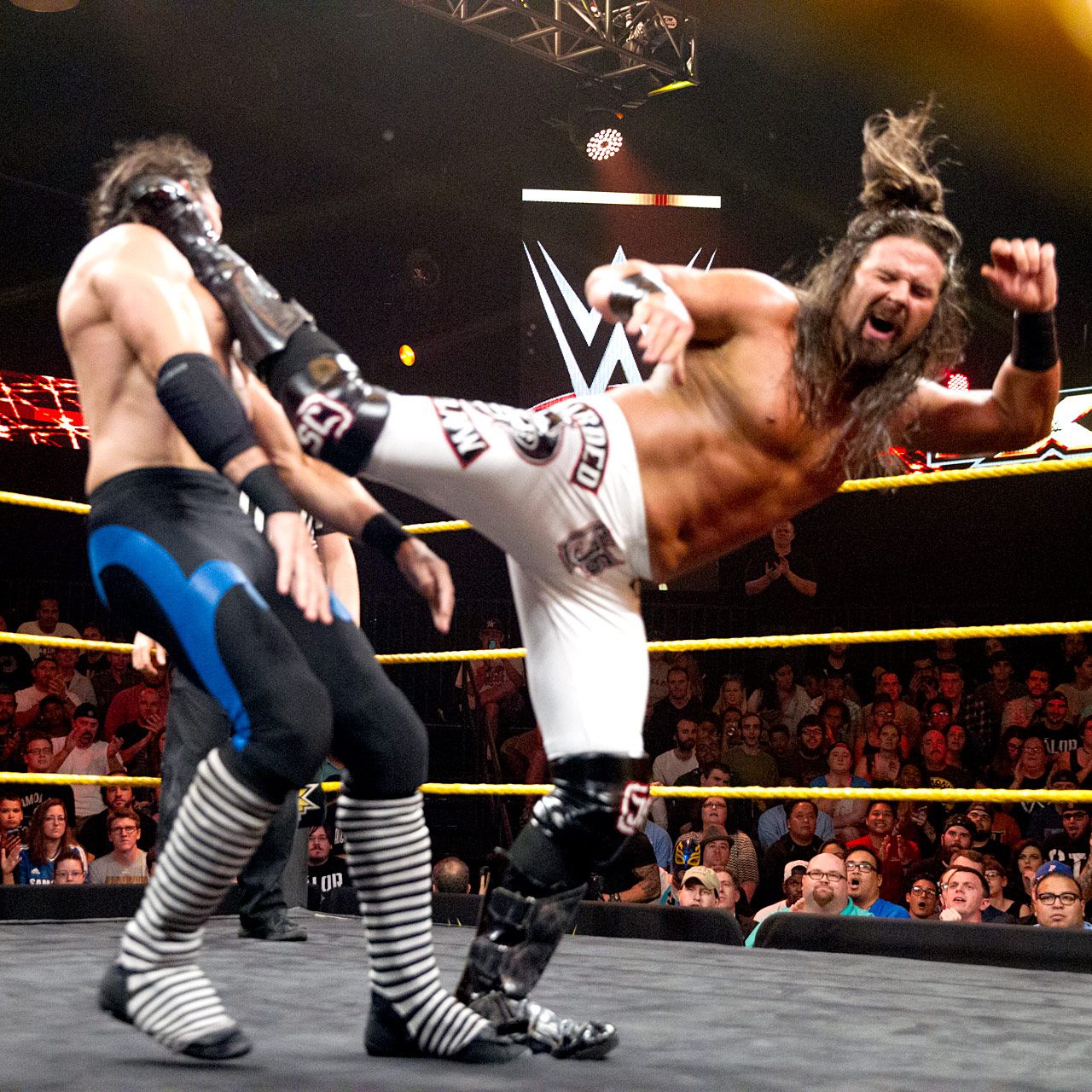 WWE NXT 02/12/15: Adam Rose contre James Storm | James Storm, Storm, Agent libre