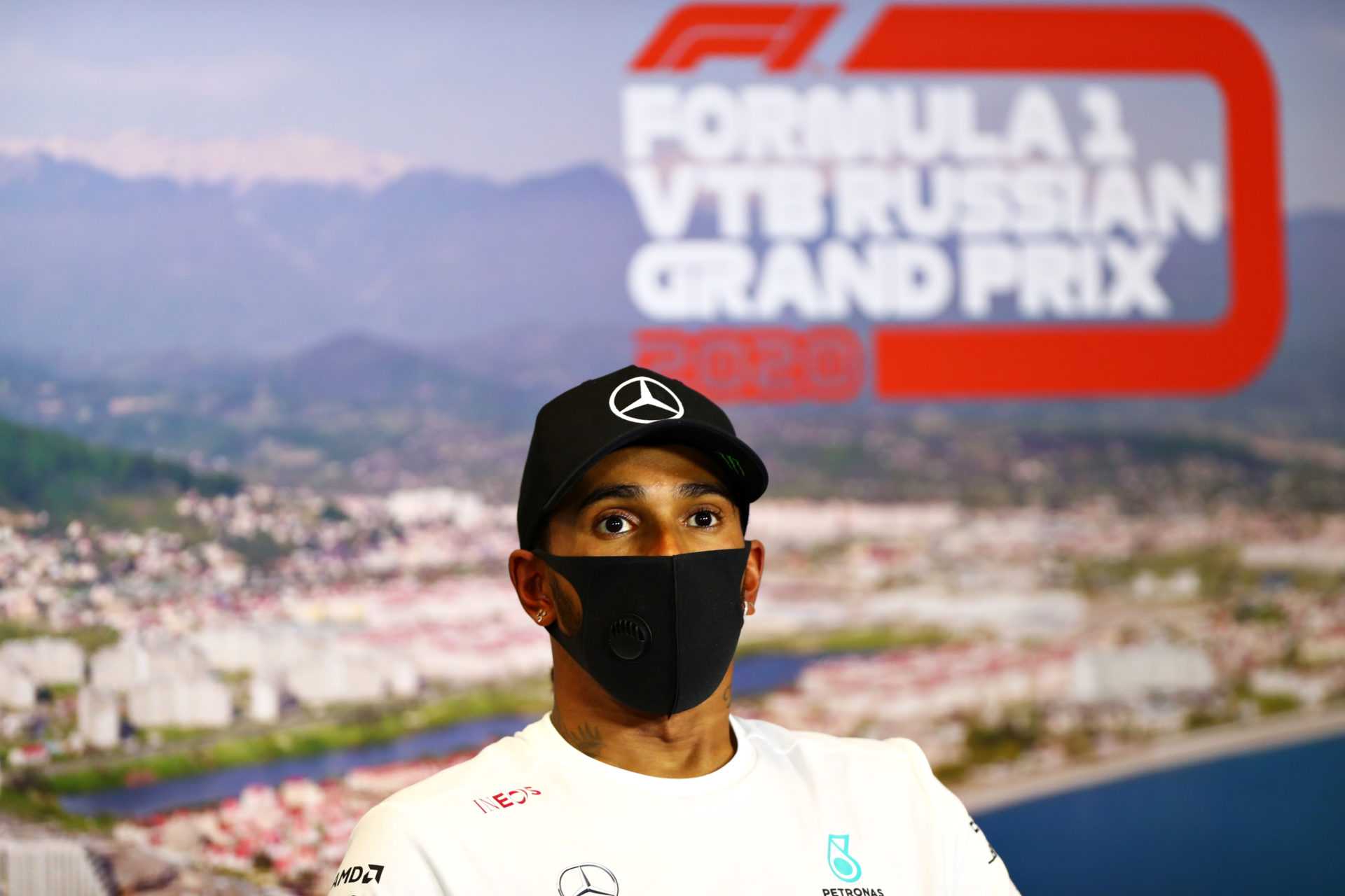 «Je ne suis qu'un humain» - Lewis Hamilton s'exprime sur sa controverse à Sotchi avec un message sincère