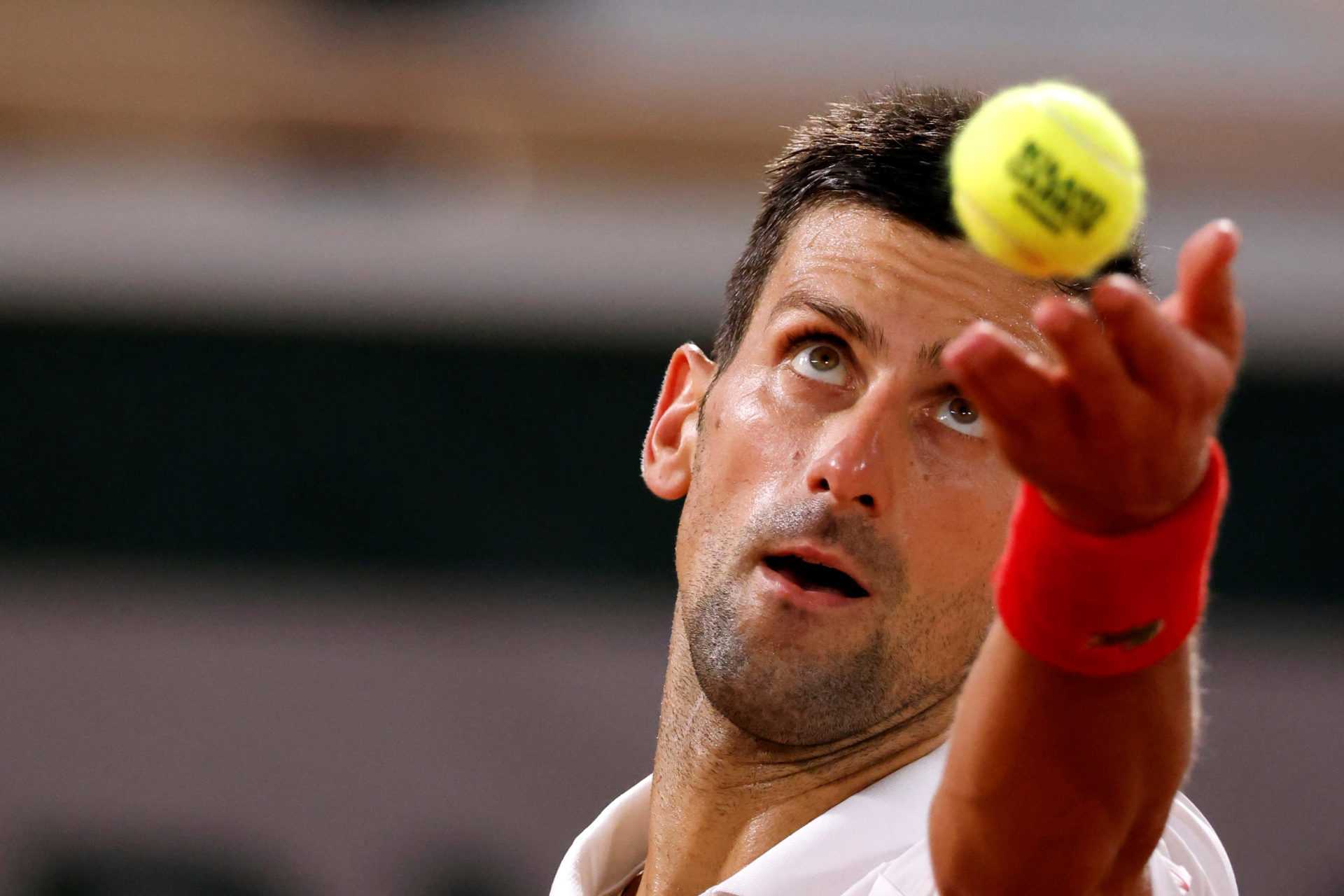 REGARDER: L'adversaire nourrit Novak Djokovic avec Roger Federer comme le gagnant de Tweener à Roland-Garros 2020