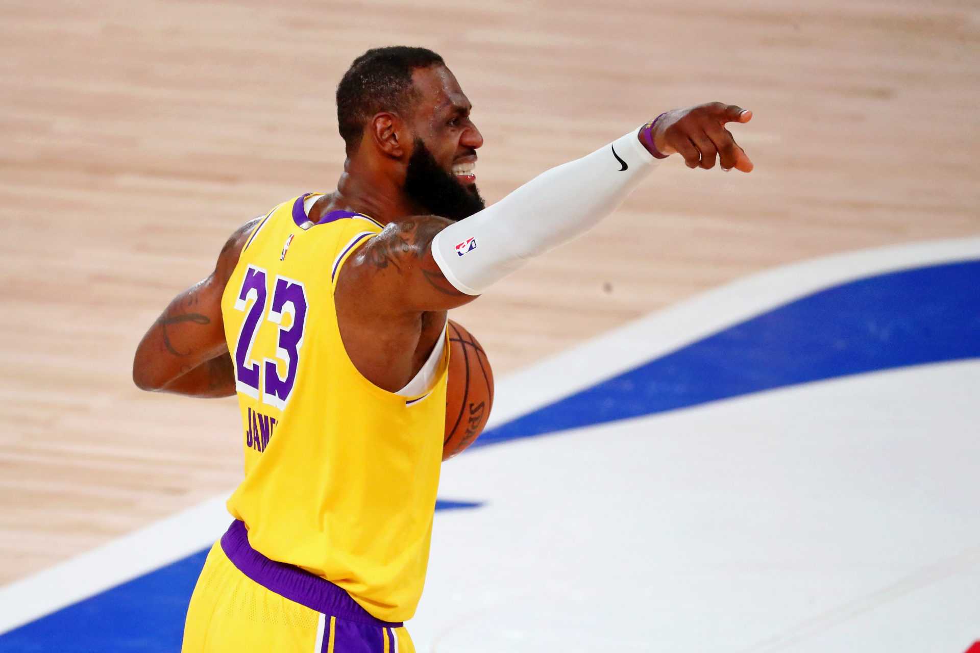 L'entraîneur-chef des Lakers de Los Angeles a surpris LeBron James n'a pas remporté le titre de MVP