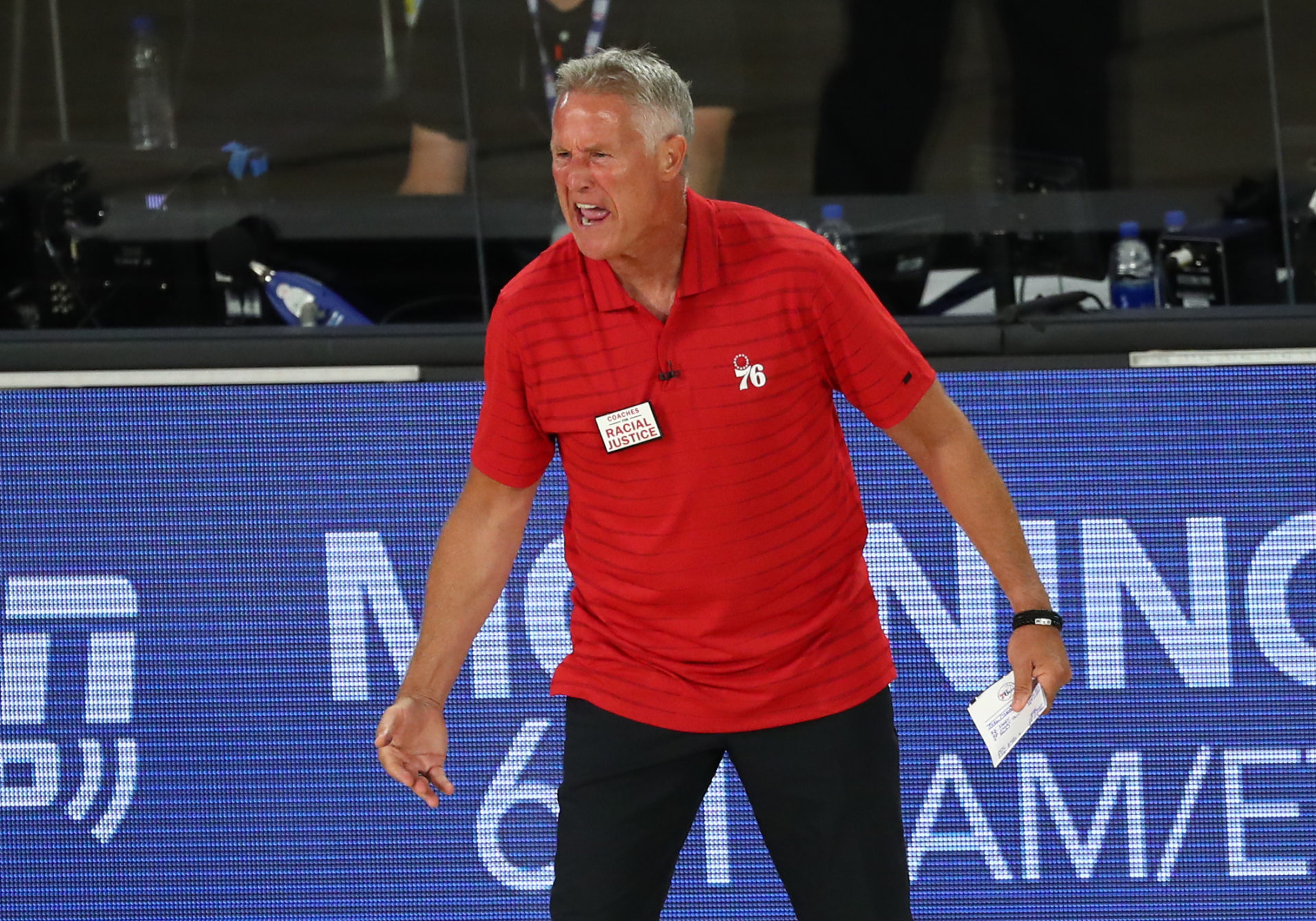 L'entraîneur-chef des Philadelphia 76ers Brett Brown lors des éliminatoires de la NBA 2020