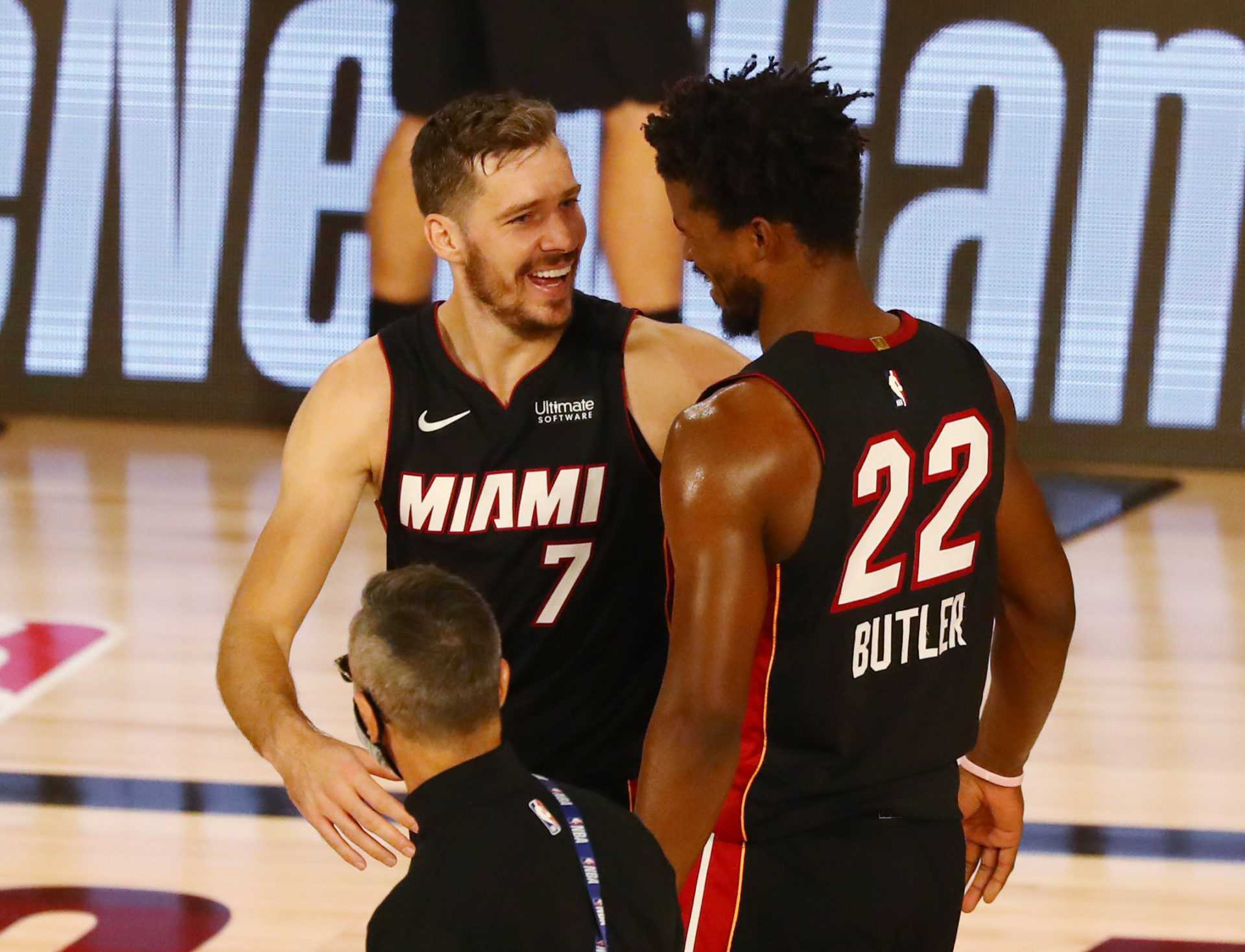 Playoffs NBA: le dragon respire le feu aux côtés de Jimmy Butler pour le Miami Heat