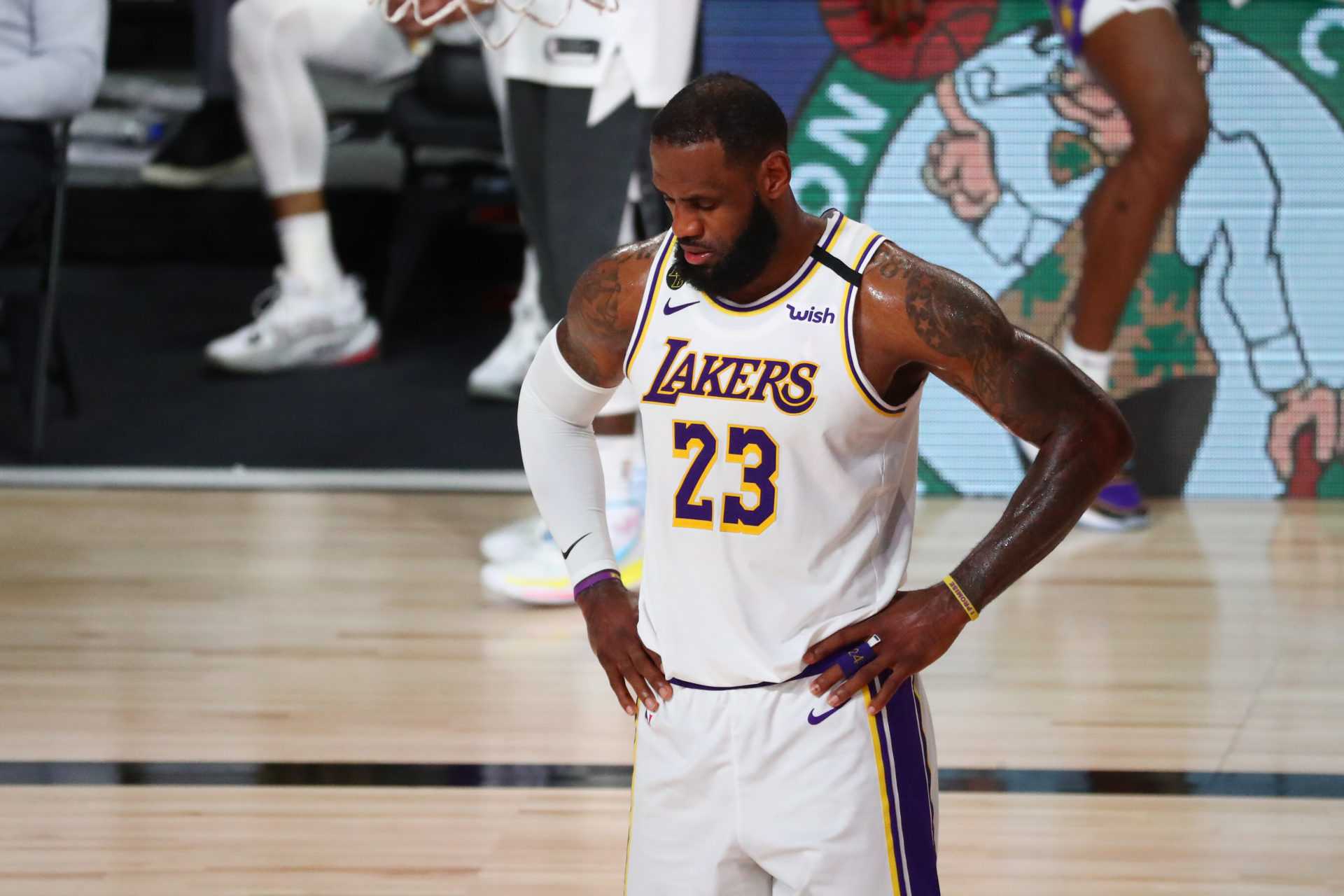 Qu'est-ce qui n'a pas fonctionné pour les Lakers de Los Angeles lors du troisième match contre les Denver Nuggets?