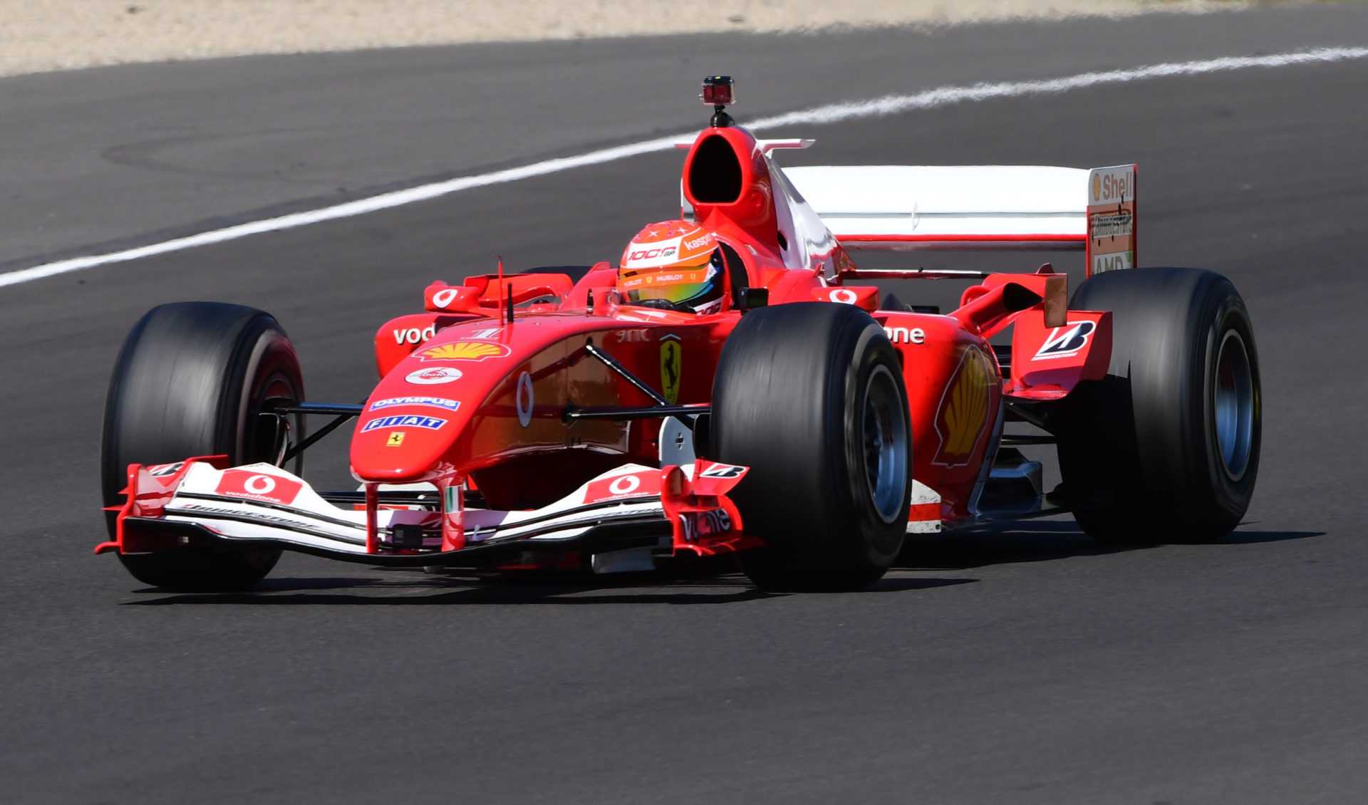 REGARDER: Ferrari Junior Mick Schumacher conduit la légendaire F2004 avant la course de F1 du Mugello