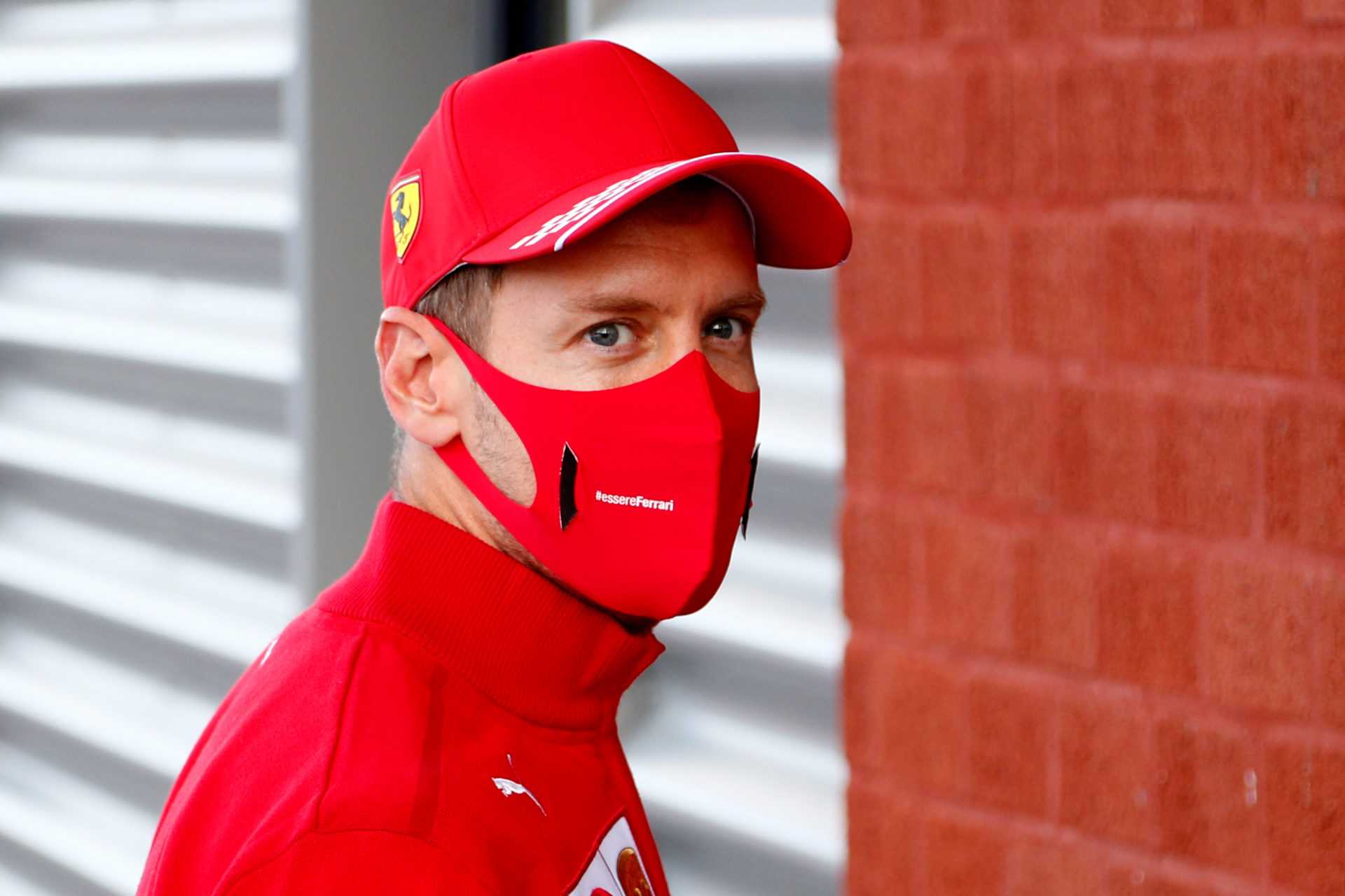 REGARDER: Sebastian Vettel corrige son ingénieur Ferrari sur les paramètres de la voiture imaginaire pendant la pratique du Mugello