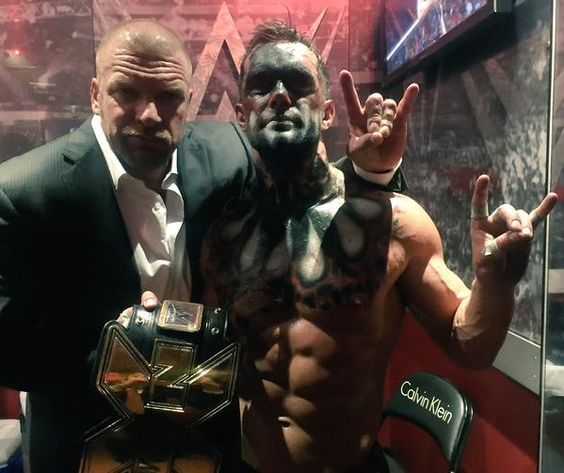 Triple H envoie un message sincère au nouveau champion NXT Finn Balor