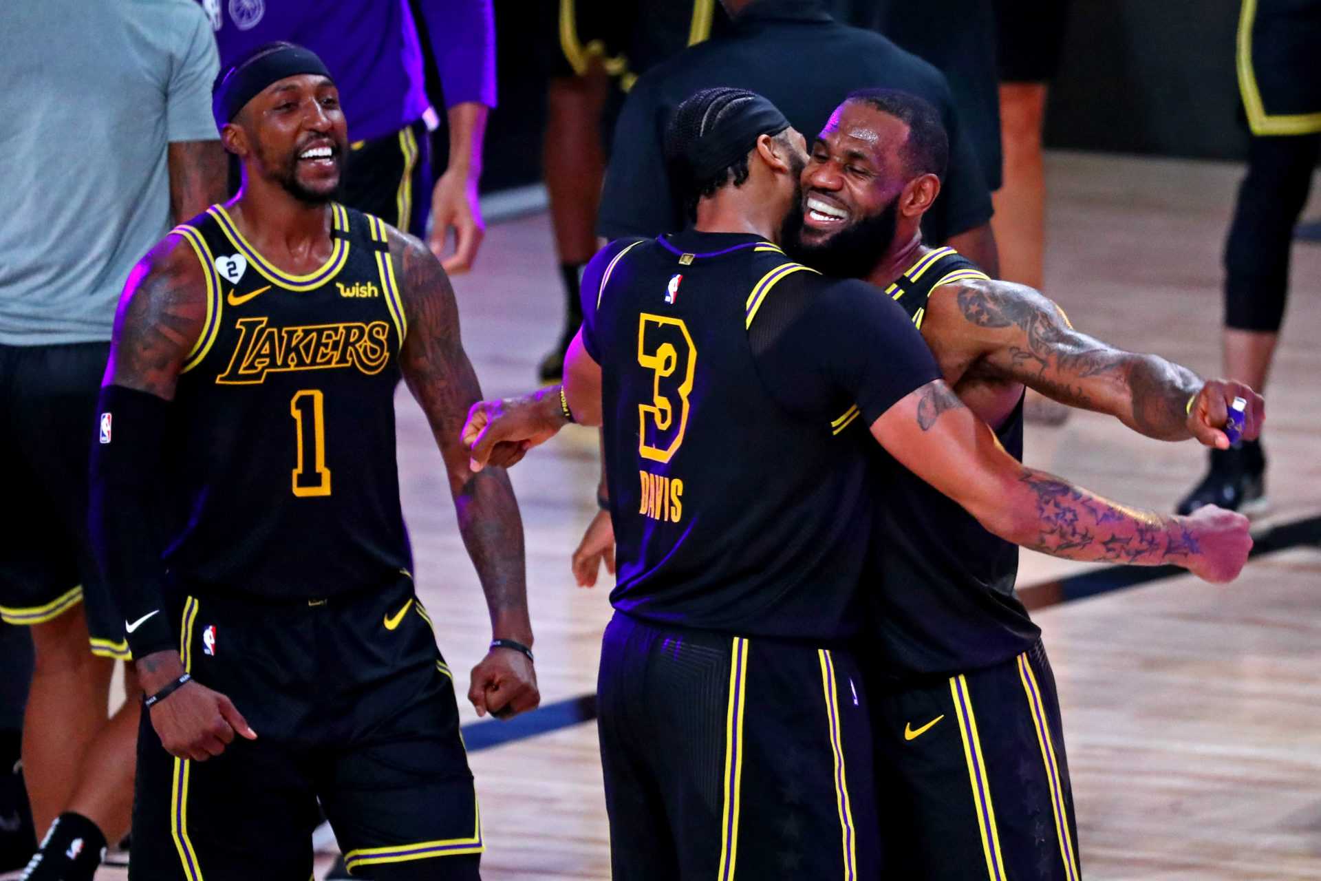 «C'était Mamba juste là»: les Lakers dédient une victoire à Kobe Bryant après une victoire éprouvante contre Nuggets