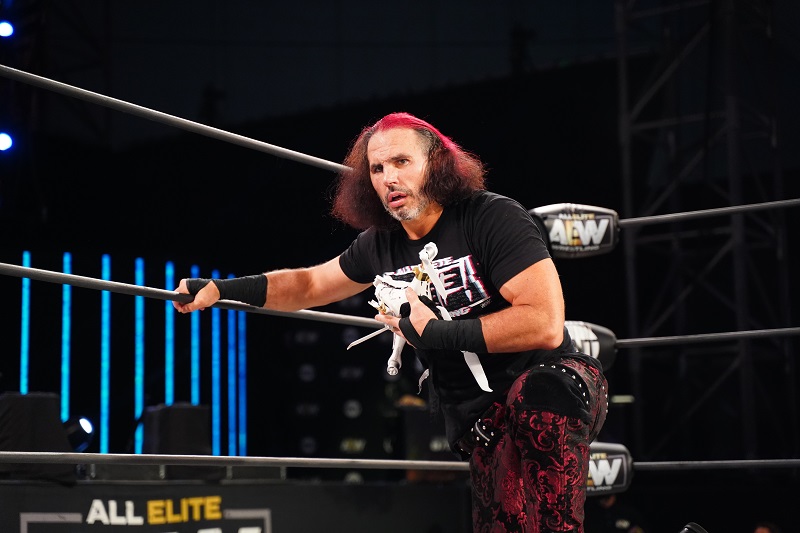 Après la peur des blessures, Matt Hardy remporte le match contre les règles