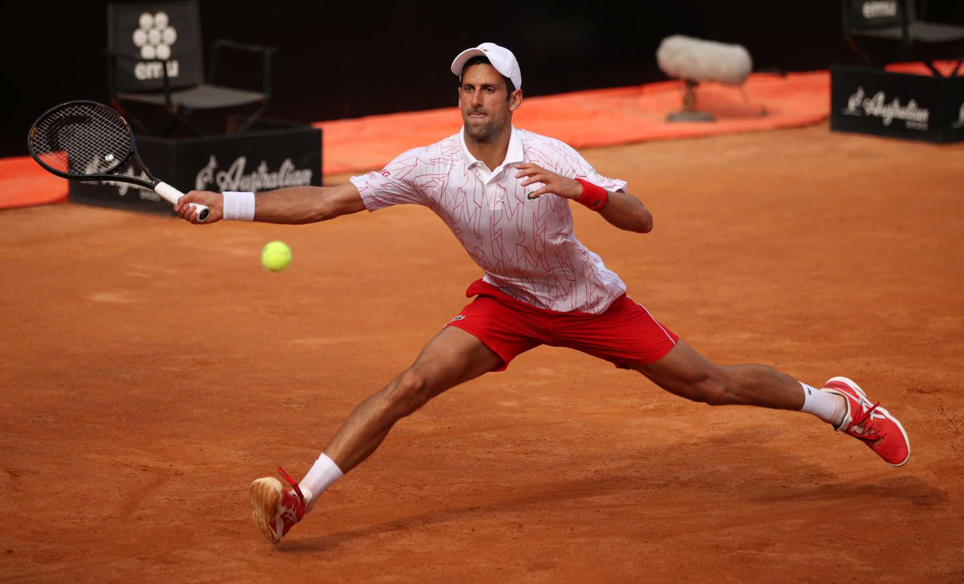 Novak Djokovic salue ses rivaux Roger Federer et Rafael Nadal à l'Open d'Italie 2020