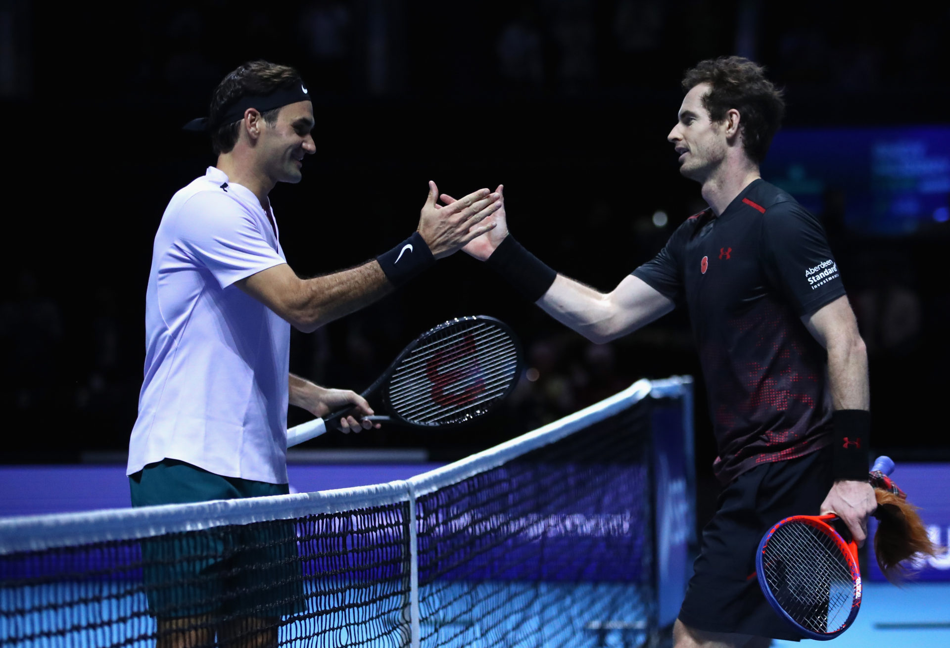 Andy Murray et Roger Federer se serrent la main