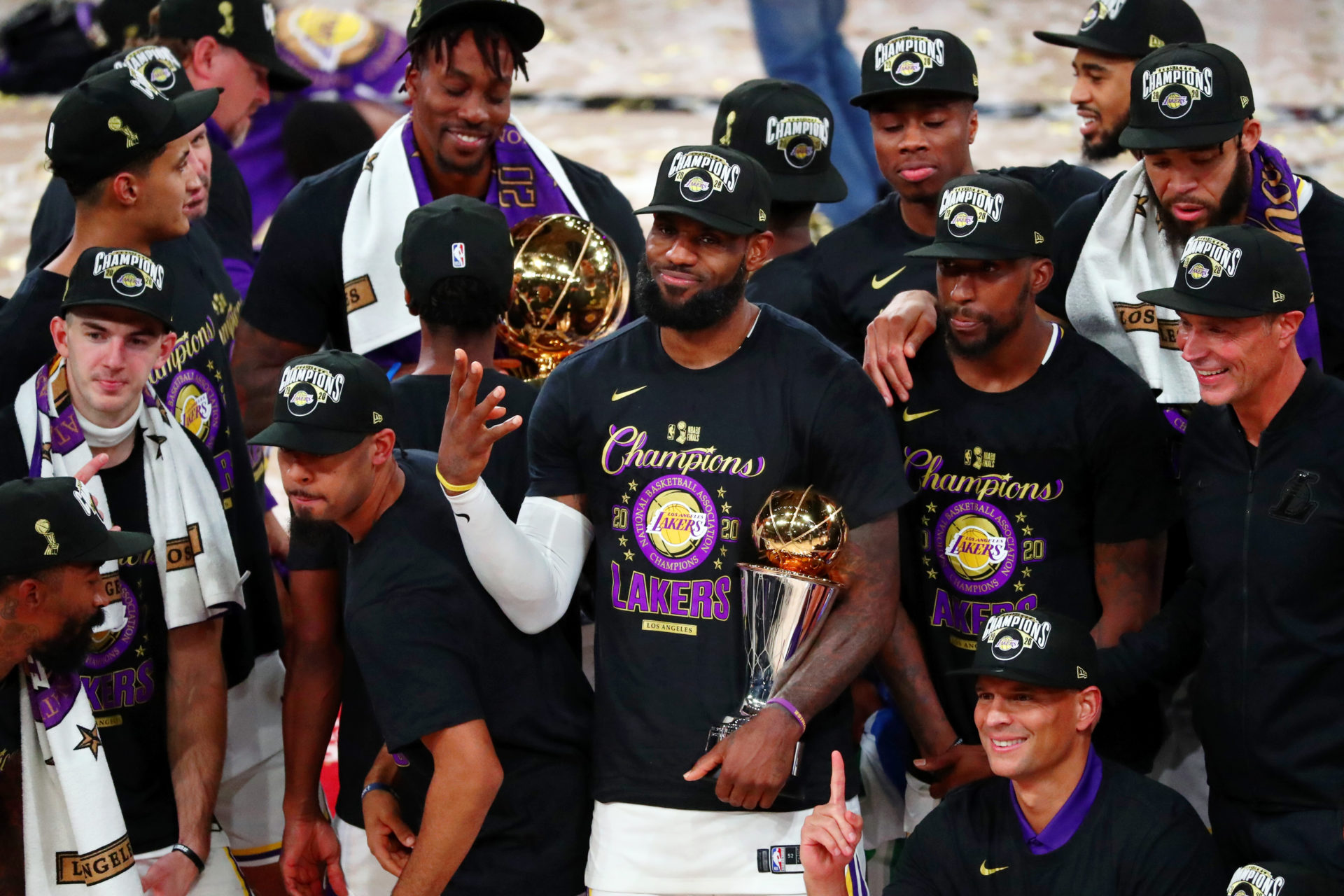 LeBron James et les Los Angeles Lakers célèbrent la finale de la NBA 2020