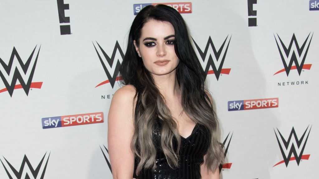 "Je ne peux plus traiter avec cette société" - Paige se lance dans une bagarre après que la WWE ait interdit les comptes Twitch