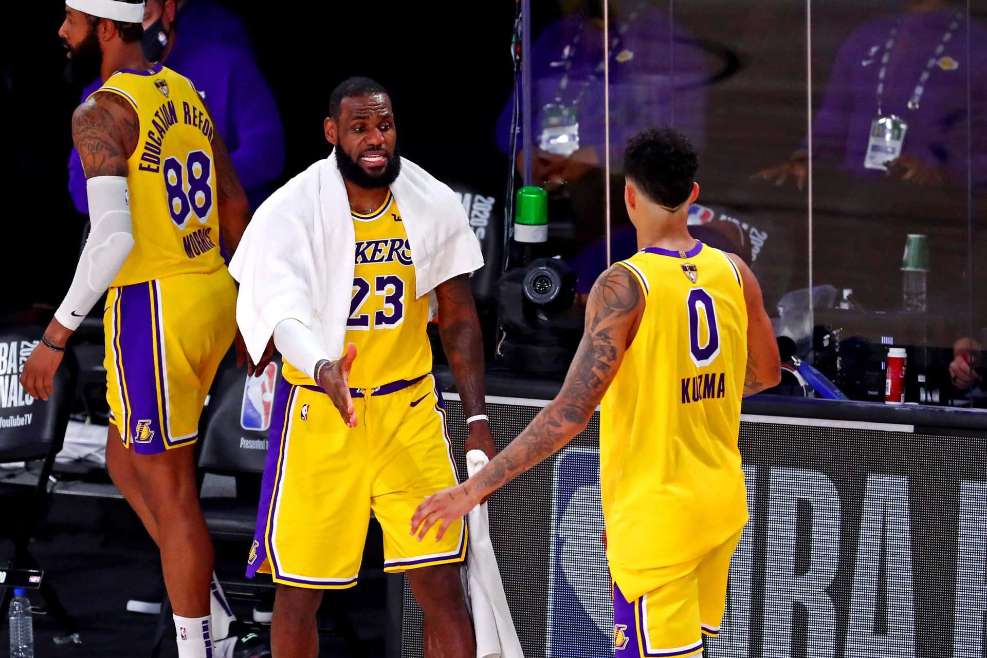 Les fans des Lakers troll Kyle Kuzma avec une pétition pour ne pas lui donner de bague si les Lakers gagnent