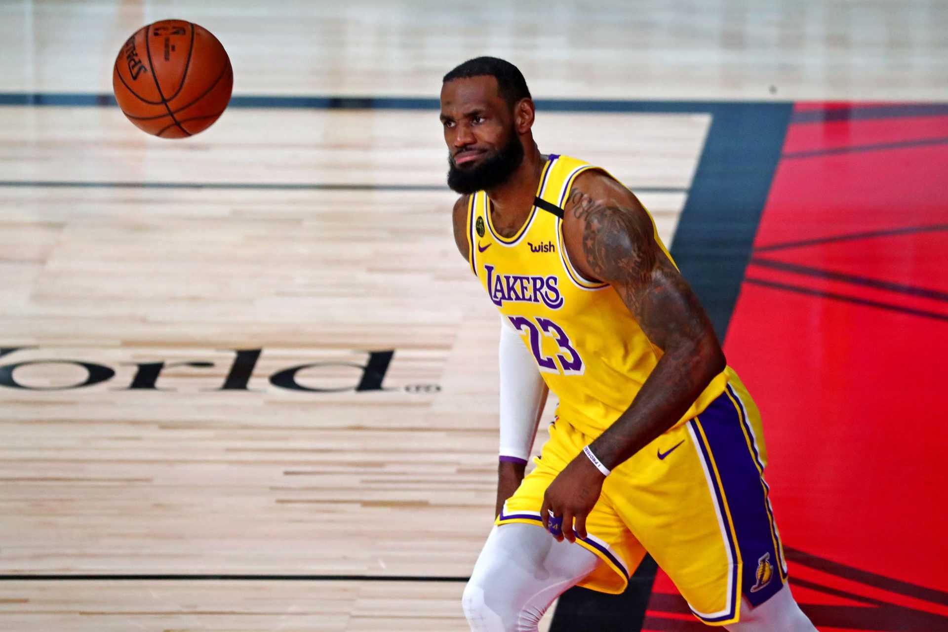 Finales NBA: La star des Lakers, LeBron James, crée un autre record de tous les temps lors de la victoire du match 4 contre Miami Heat
