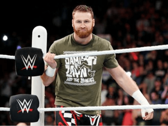 REGARDER: Sami Zayn remercie Vince McMahon Backstage après avoir regagné son championnat intercontinental de la WWE