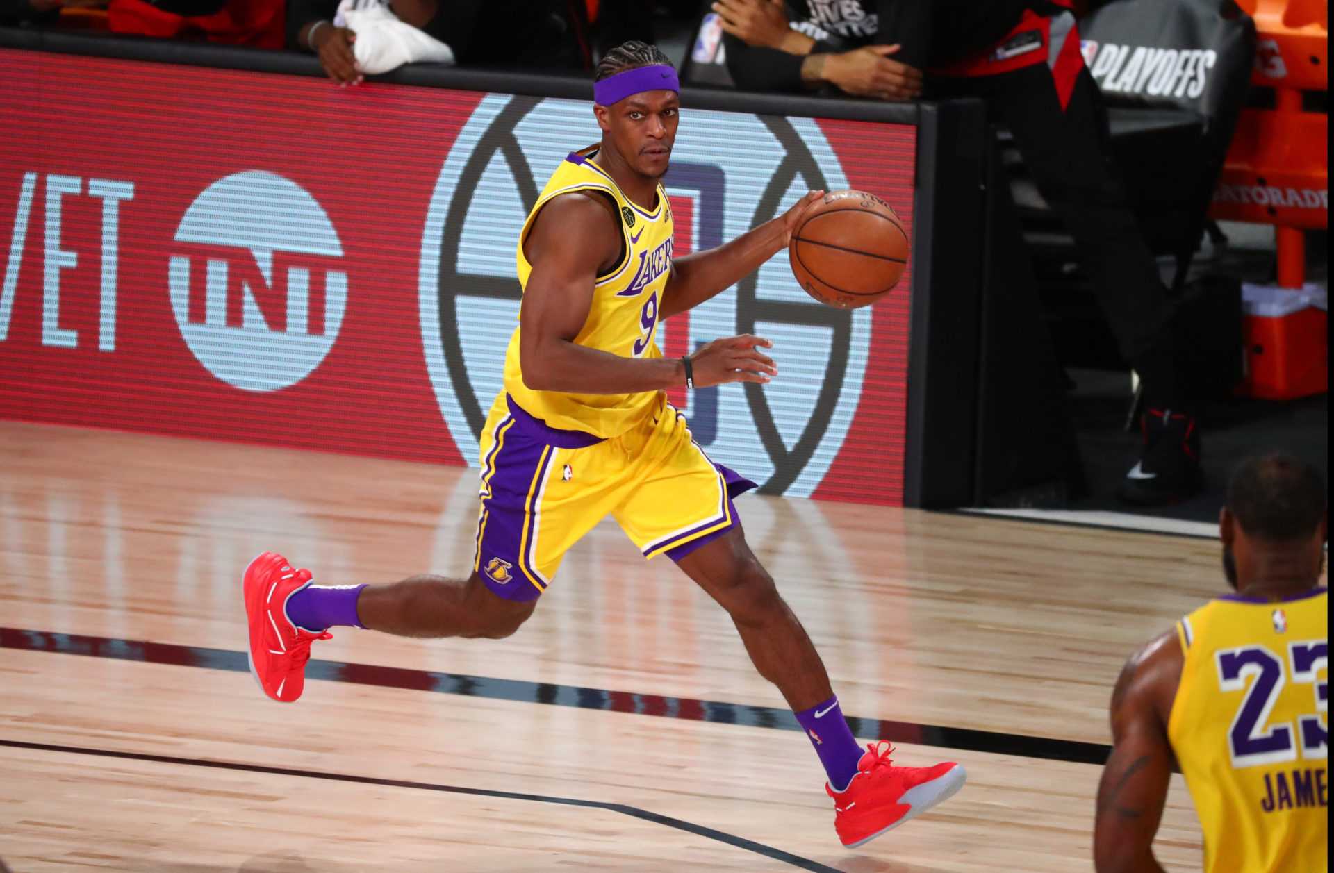 Les Lakers de Los Angeles gardent Rajon Rondo aux Playoffs de la NBA 2020