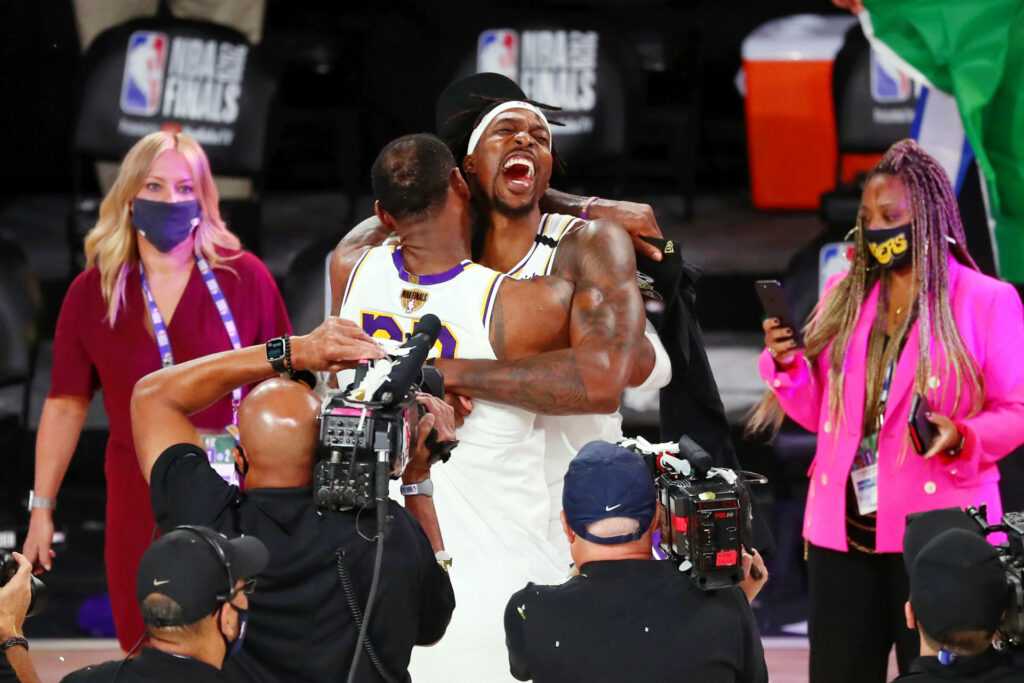 «Keep Fighting» – Un Dwight Howard émotionnel célèbre la victoire de son premier championnat NBA