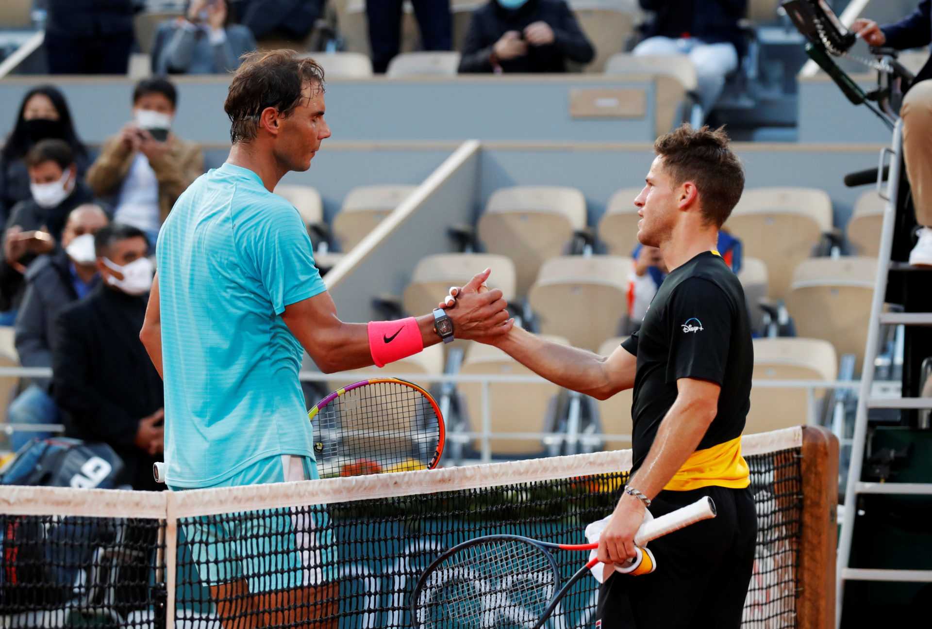 Diego Schwartzman et Rafael Nadal se saluent à Roland-Garros 2020