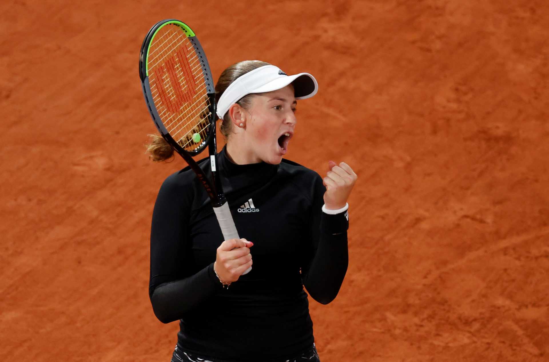 «Pas une énorme surprise»: la légende du tennis salue Jelena Ostapenko après une superbe victoire à Roland-Garros 2020