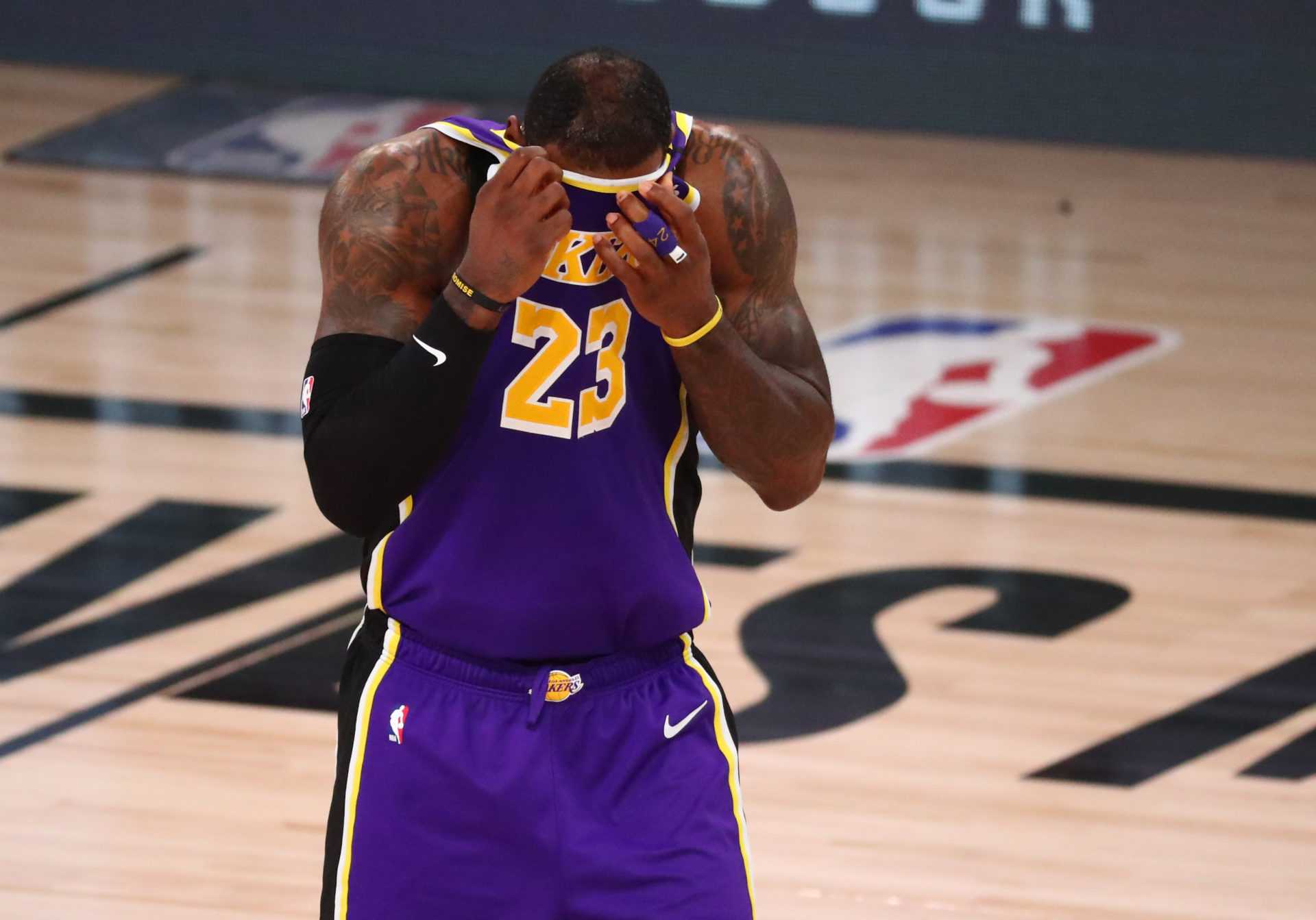 «That Sh - Burns Me»: la défaite de la finale NBA 2011 hante toujours LeBron James des Lakers