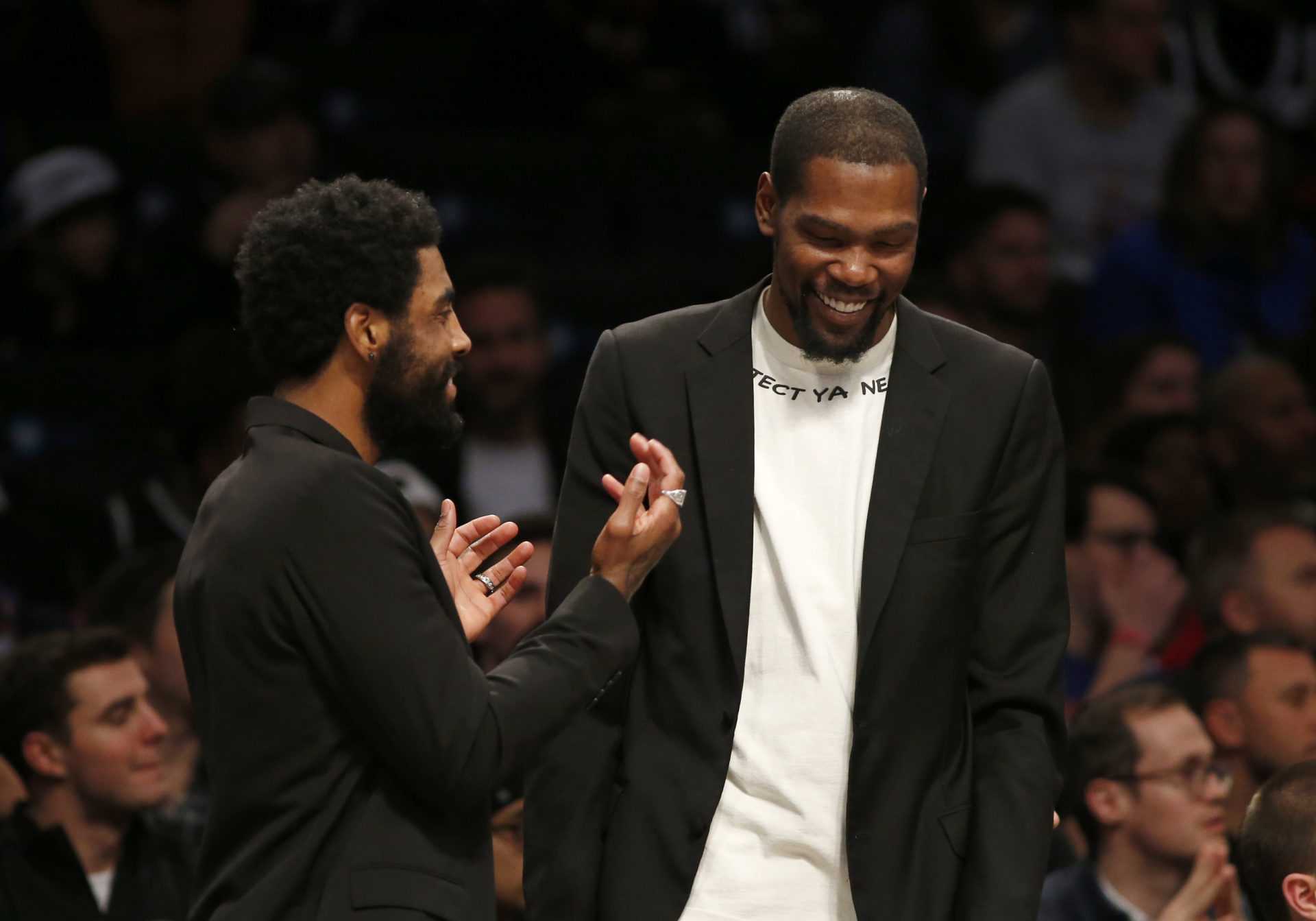 «Une bête différente»: la superstar des Brooklyn Nets, Kevin Durant, fait l'éloge de son coéquipier Kyrie Irving