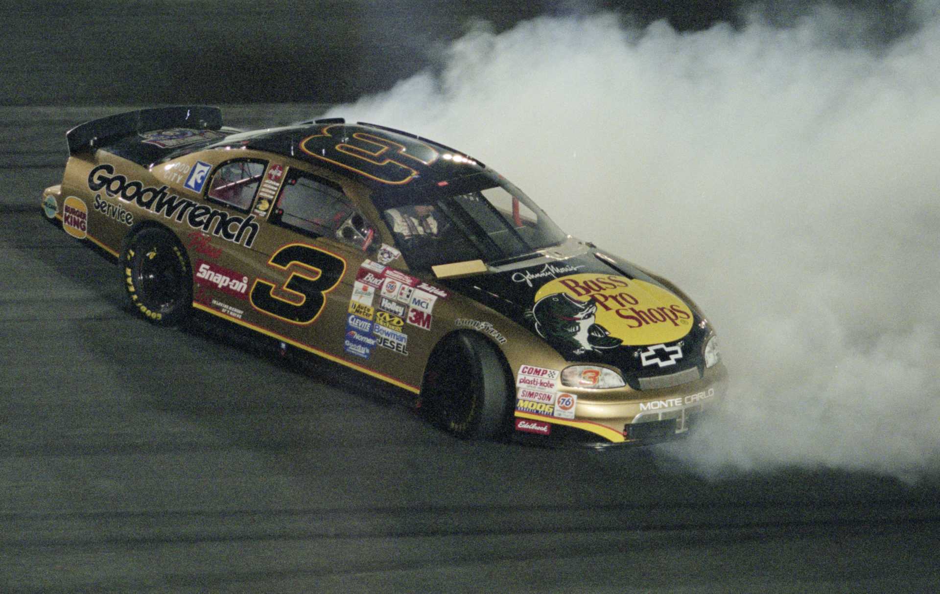 Se souvenir de l'héritage de la légende de NASCAR Dale Earnhardt 20 ans depuis son tragique crash de Daytona