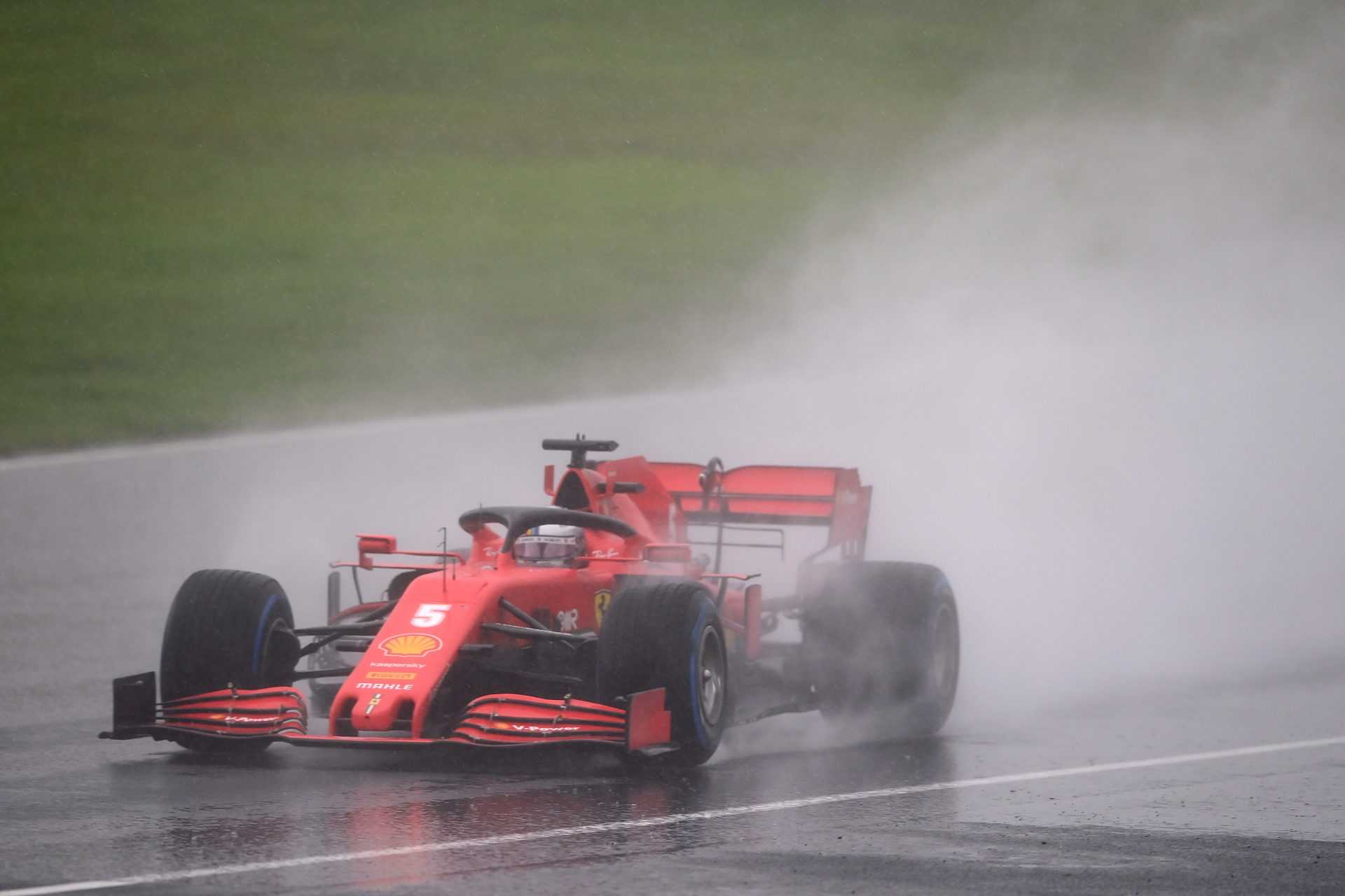 Pilote Ferrari Sebastian Vettel en action lors de la séance de qualification en Turquie