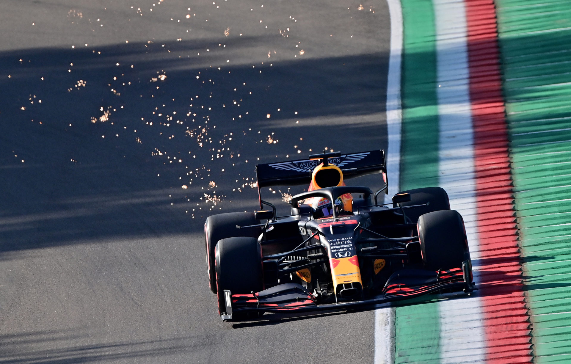 Verstappen affirme que Red Bull n'est pas assez rapide en ligne droite