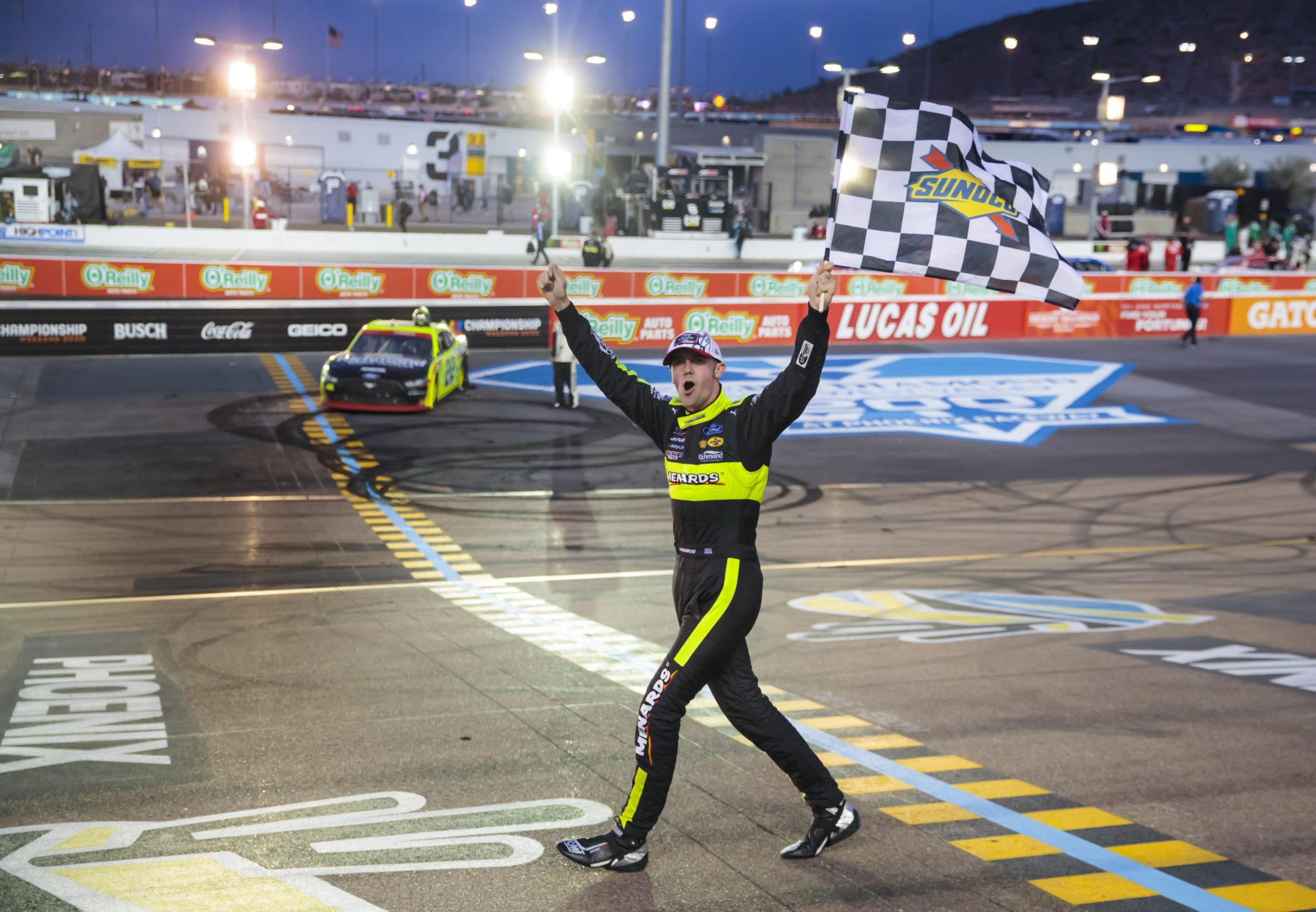 Austin Cindric triomphe au Phoenix Raceway et remporte le titre NASCAR Xfinity Series