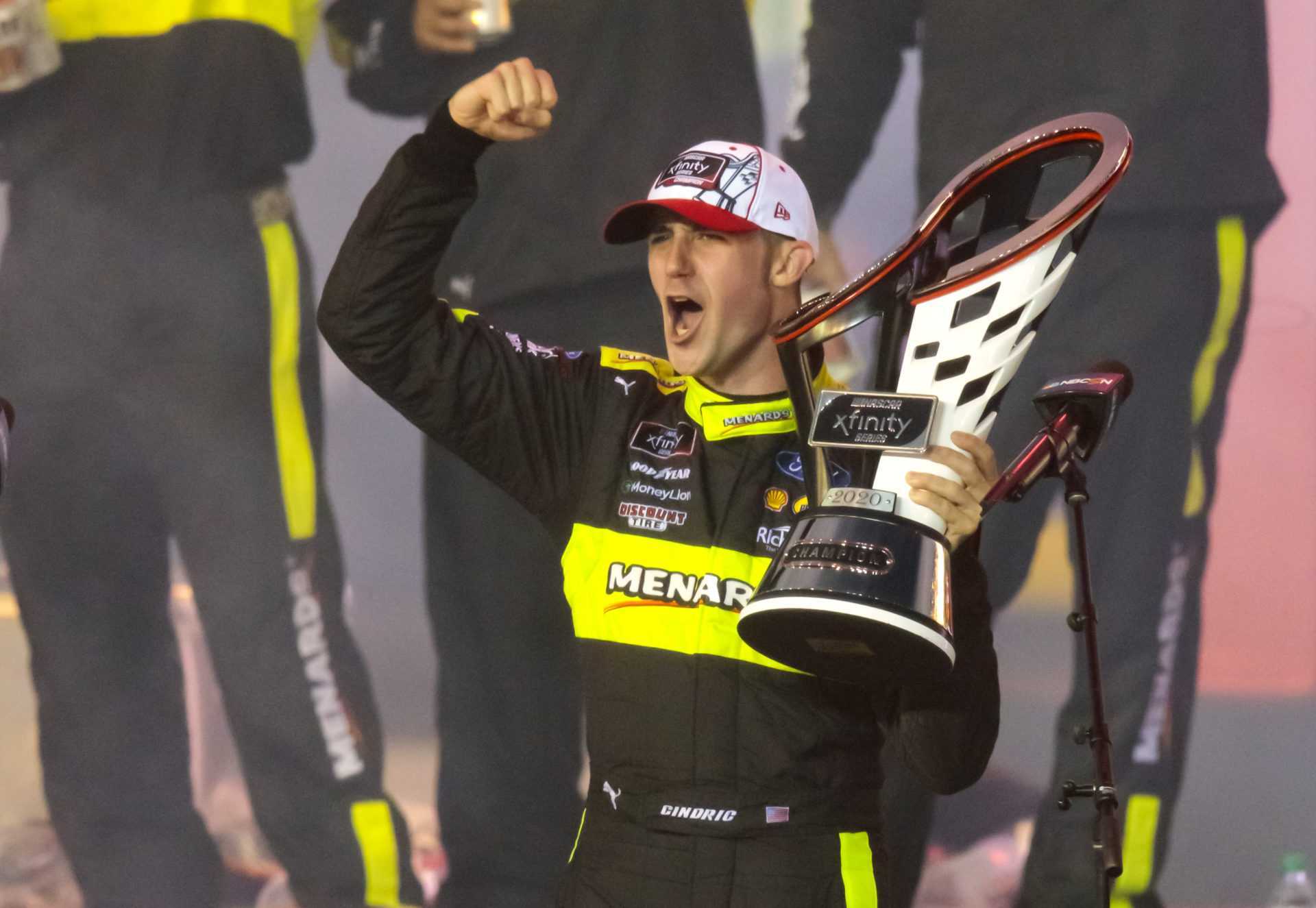 REGARDER: Austin Cindric réalise un superbe mouvement de dernière minute pour décrocher le titre NASCAR Xfinity Series 2020