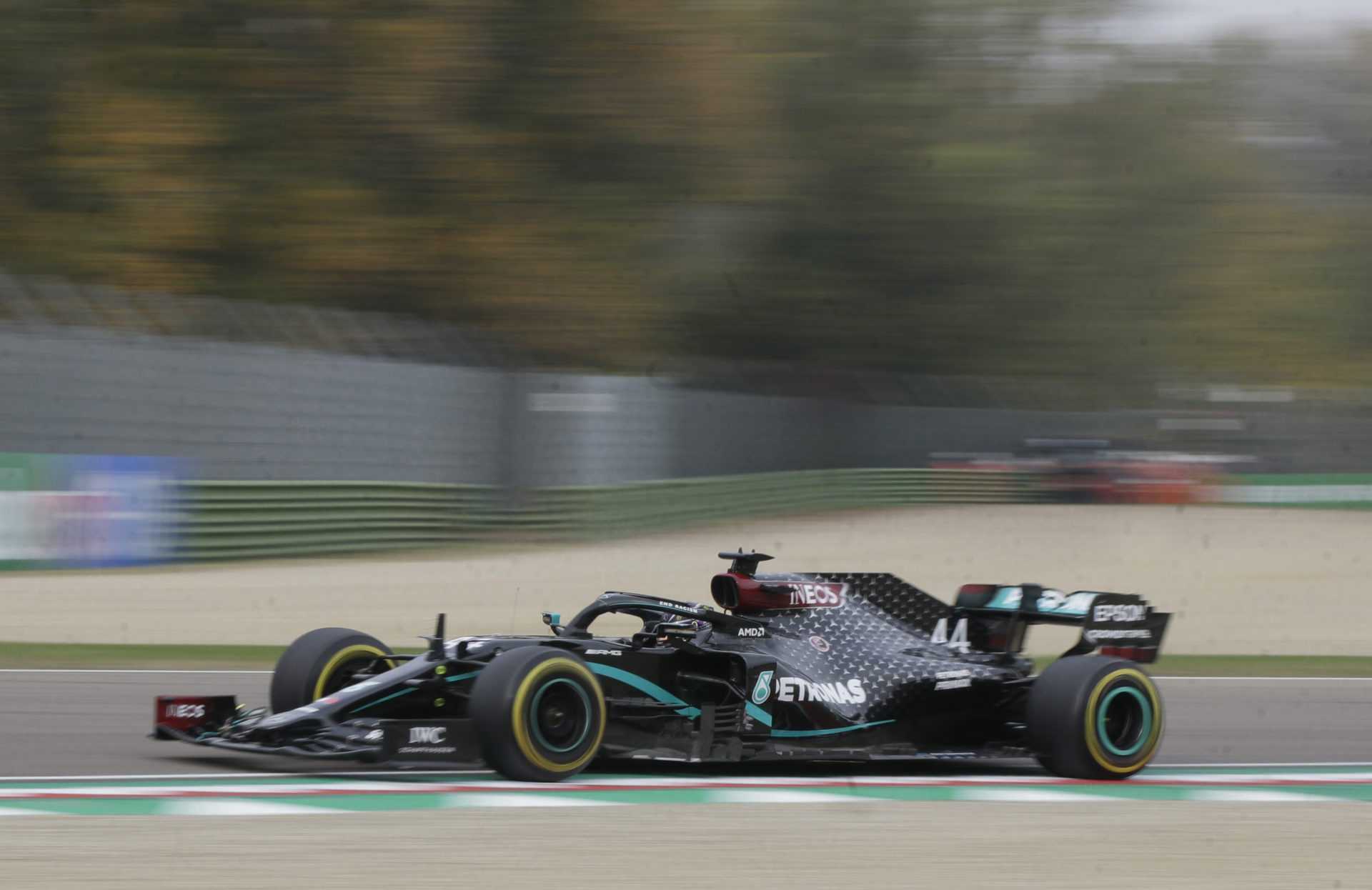 Lewis Hamilton en action à Imola