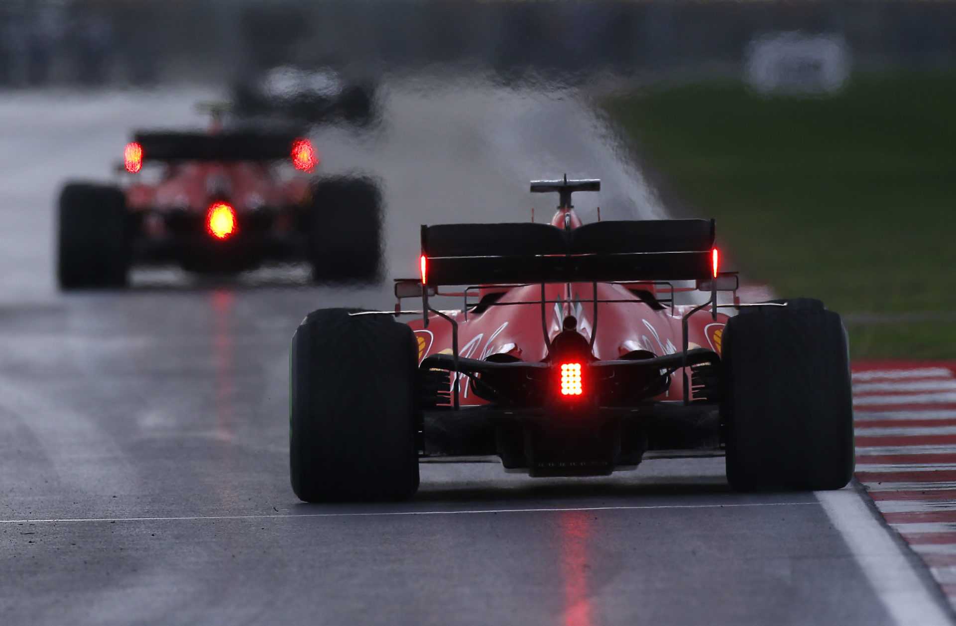 REGARDER: Sebastian Vettel vole un podium palpitant après une dispute folle du dernier tour