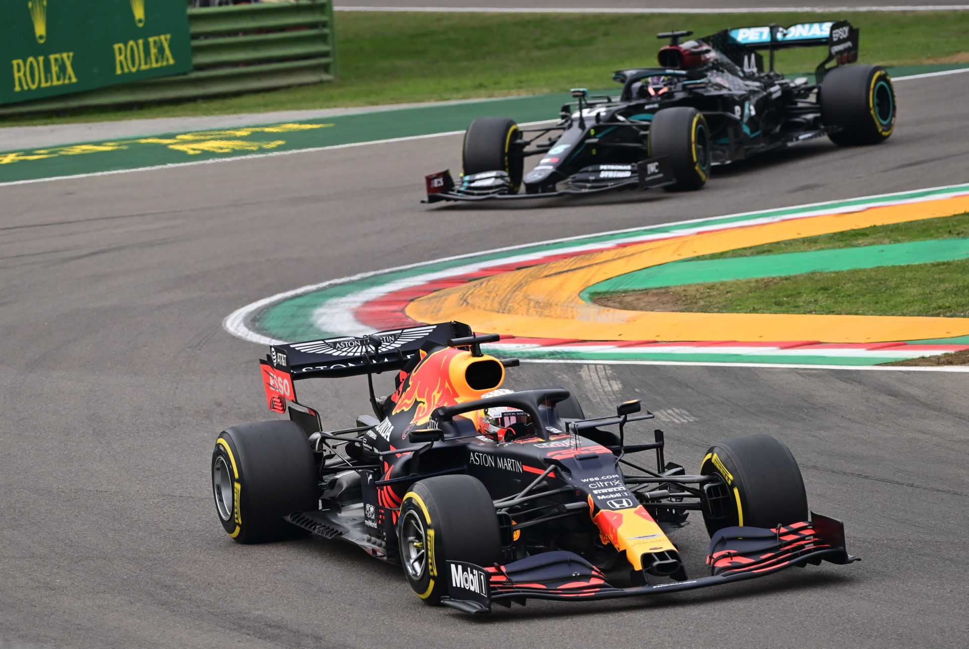 Max Verstappen et Lewis Hamilton au Grand Prix d'Émilie-Romagne 2020