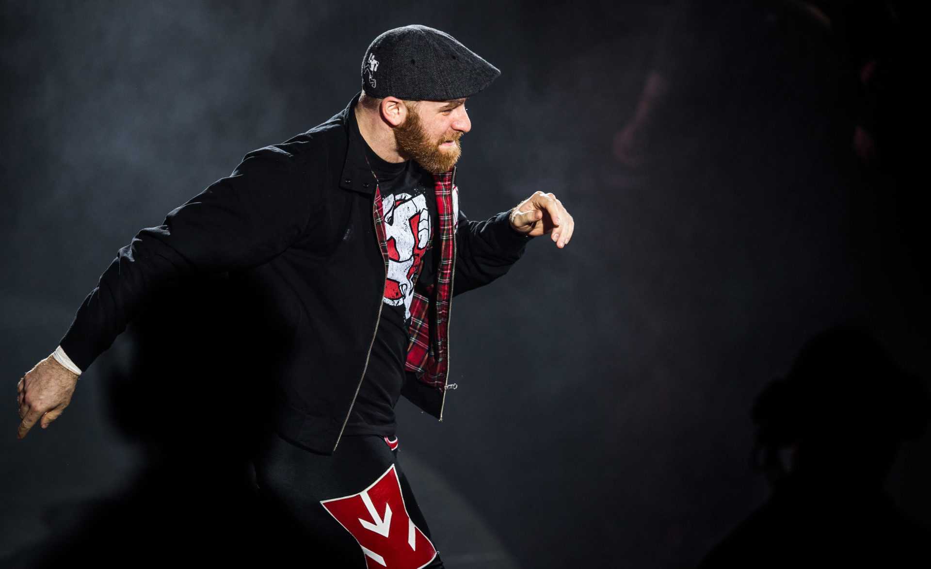 Sami Zayn remporte une victoire controversée sur l'ancien champion de la WWE à SmackDown