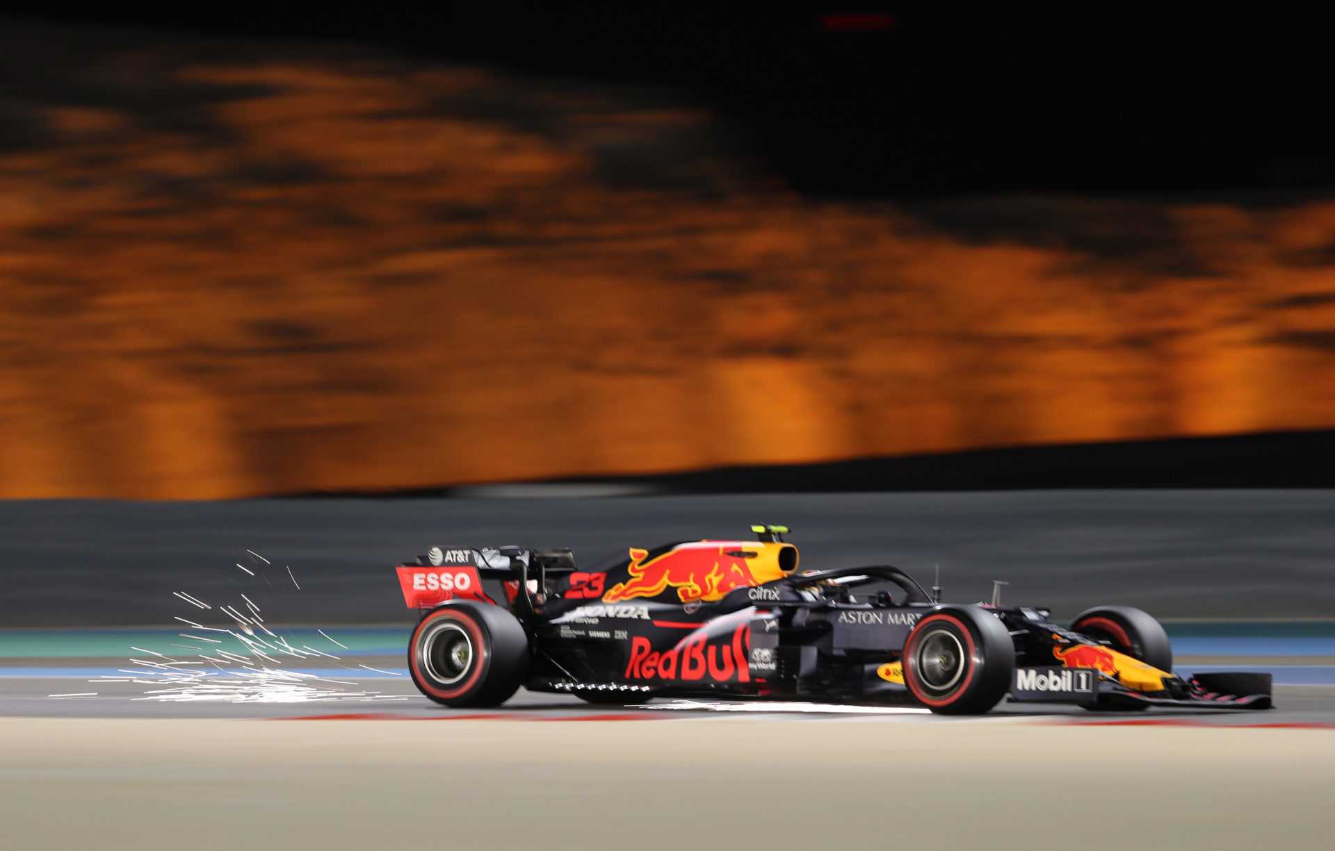 «C’est un montant significatif» - Le patron du Red Bull Horner est frustré après l’écrasement d’Alex Albon lors du GP de Bahreïn