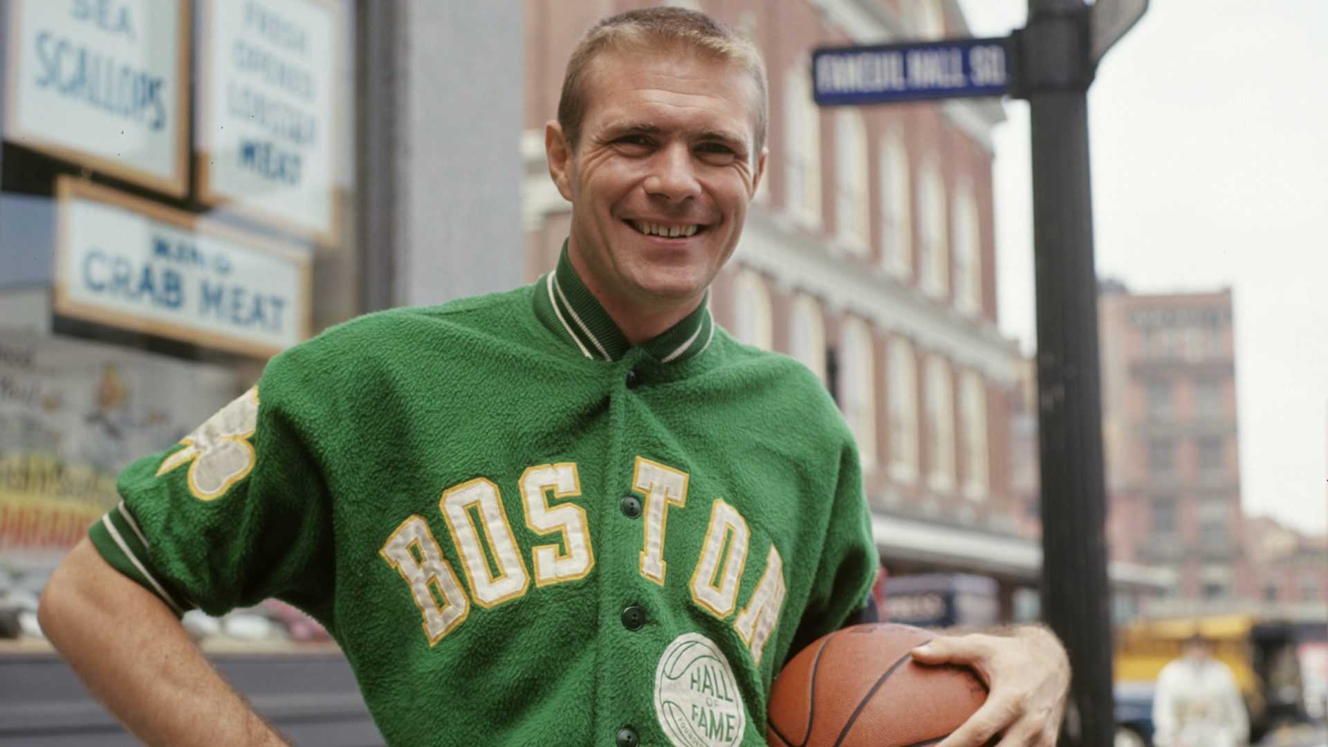 «He Over-Coached»: le Temple de la renommée des Celtics a mis en lumière la carrière d'entraîneur de feu Tommy Heinsohn