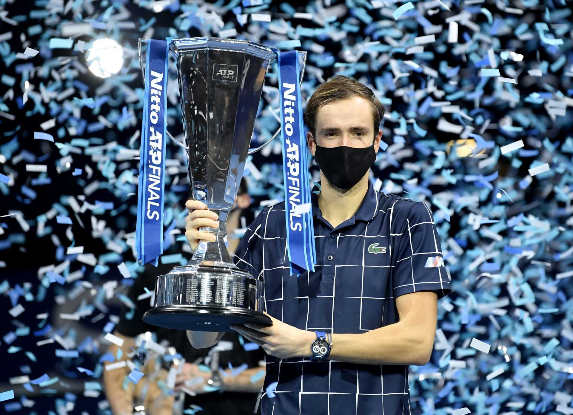 «N'essayez pas d'être arrogant»: Daniil Medvedev s'ouvre sur la non-célébration de Bizzare après la victoire en finale de l'ATP