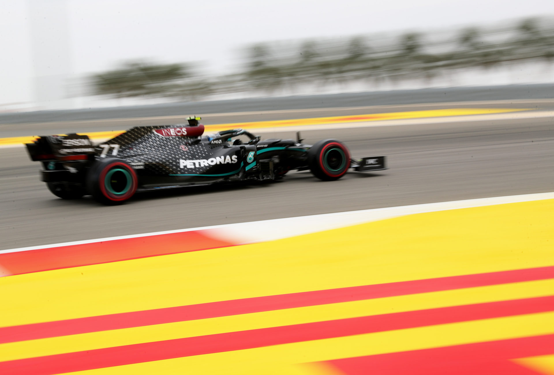 Pilote Mercedes Valtteri Bottas lors des qualifications du GP de Bahreïn