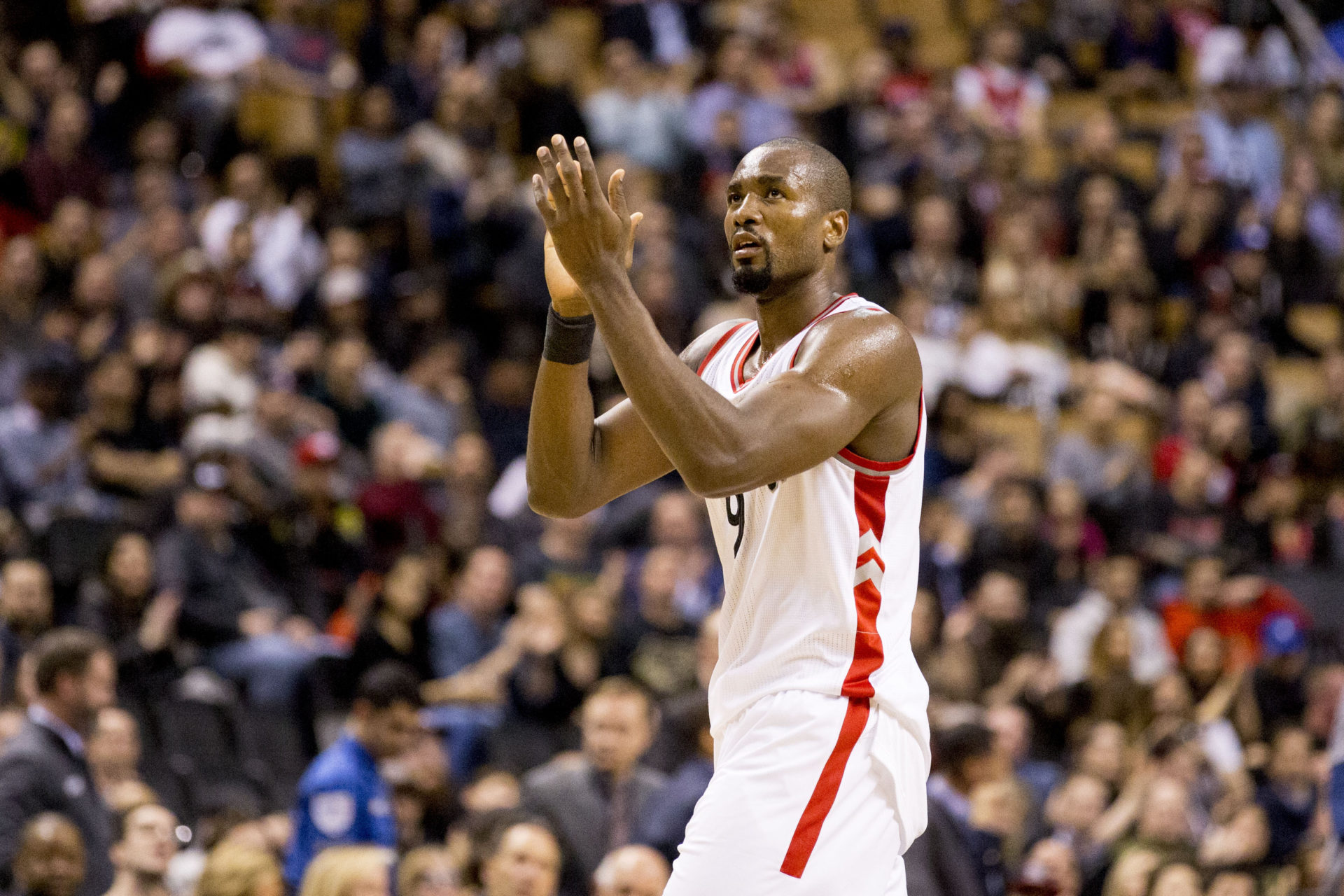 Serge Ibaka de Toronto Raptors partant pour LA Clippers
