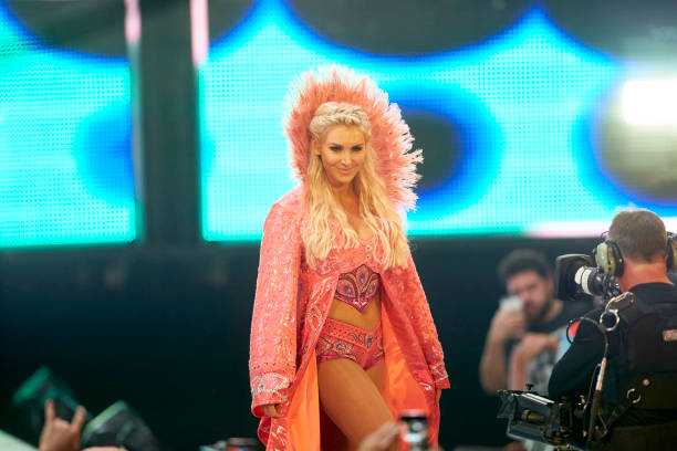 "La WWE n'a pas besoin de Ronda Rousey" - Charlotte Flair fait une énorme déclaration