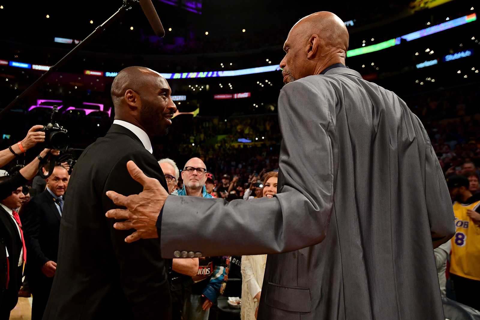La légende des Lakers Kareem Abdul Jabbar révèle ce qui l'a le plus affecté après la mort de Kobe Bryant